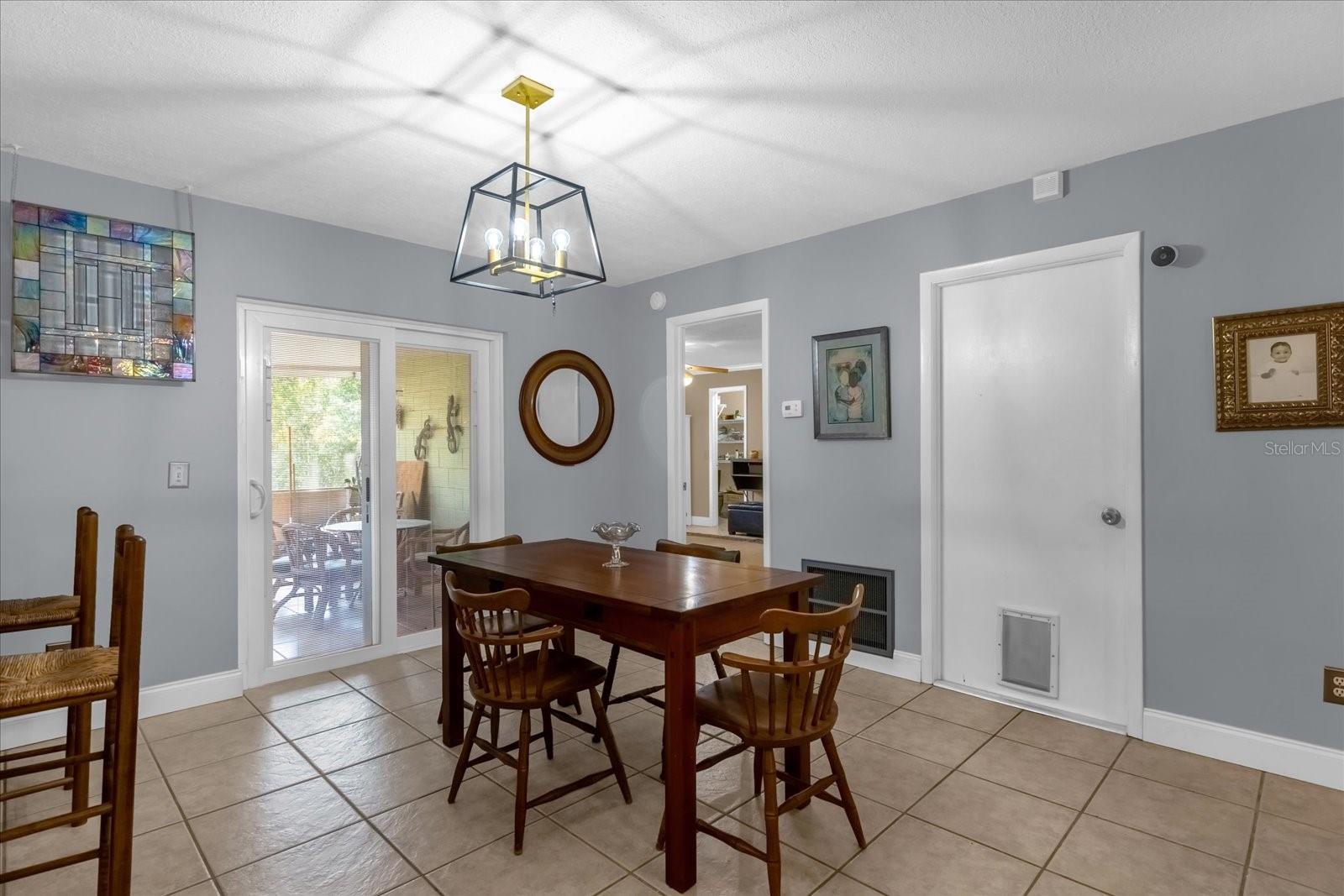 Image 7 of 32 For 205 Woodfield Drive