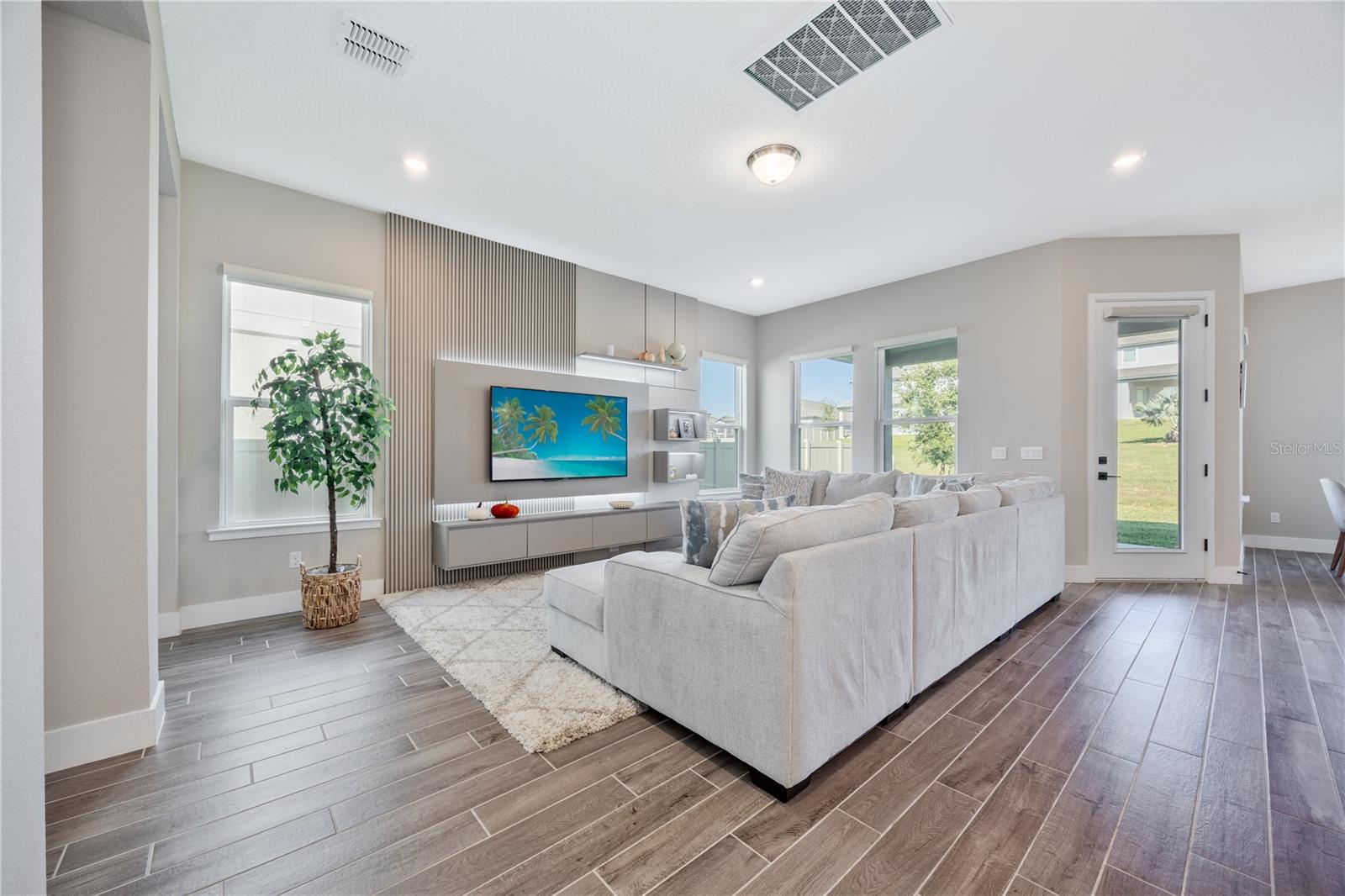 Image 11 of 42 For 5150 Citrus Leaf Boulevard