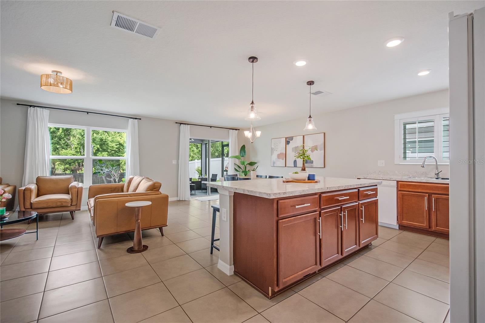 Image 21 of 44 For 2865 Mosshire Circle