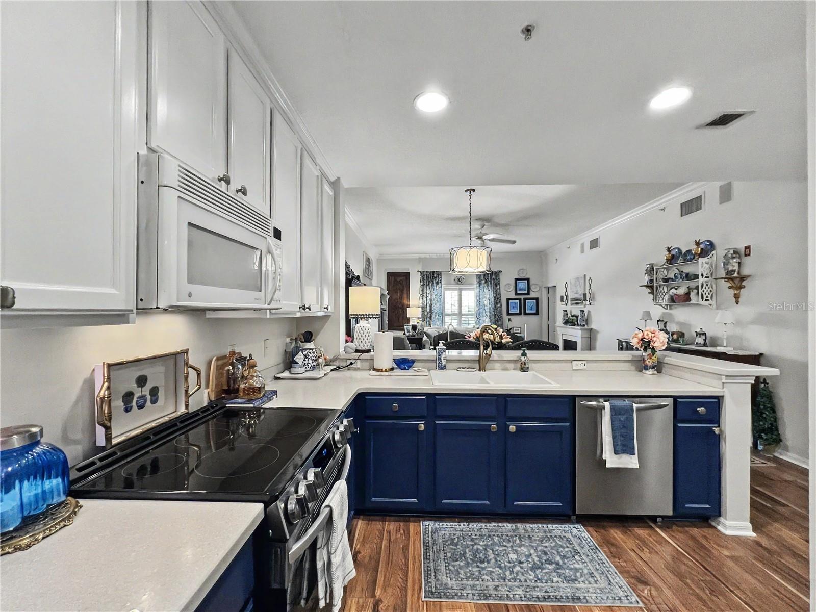 Image 12 of 37 For 909 Waterside Lane 206