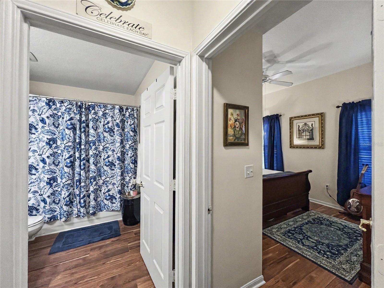 Image 15 of 37 For 909 Waterside Lane 206