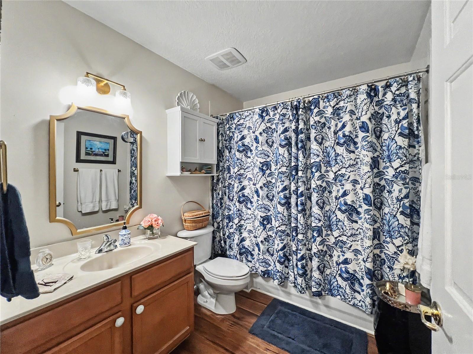 Image 16 of 37 For 909 Waterside Lane 206