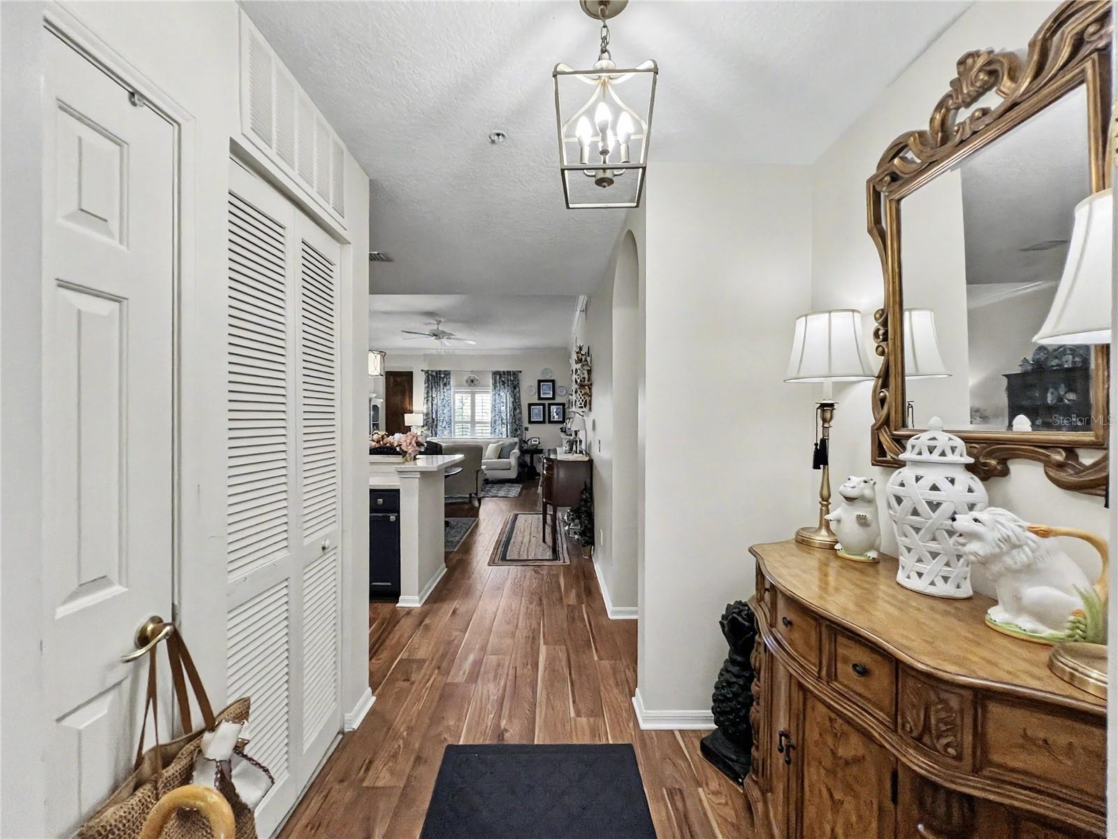 Image 5 of 37 For 909 Waterside Lane 206