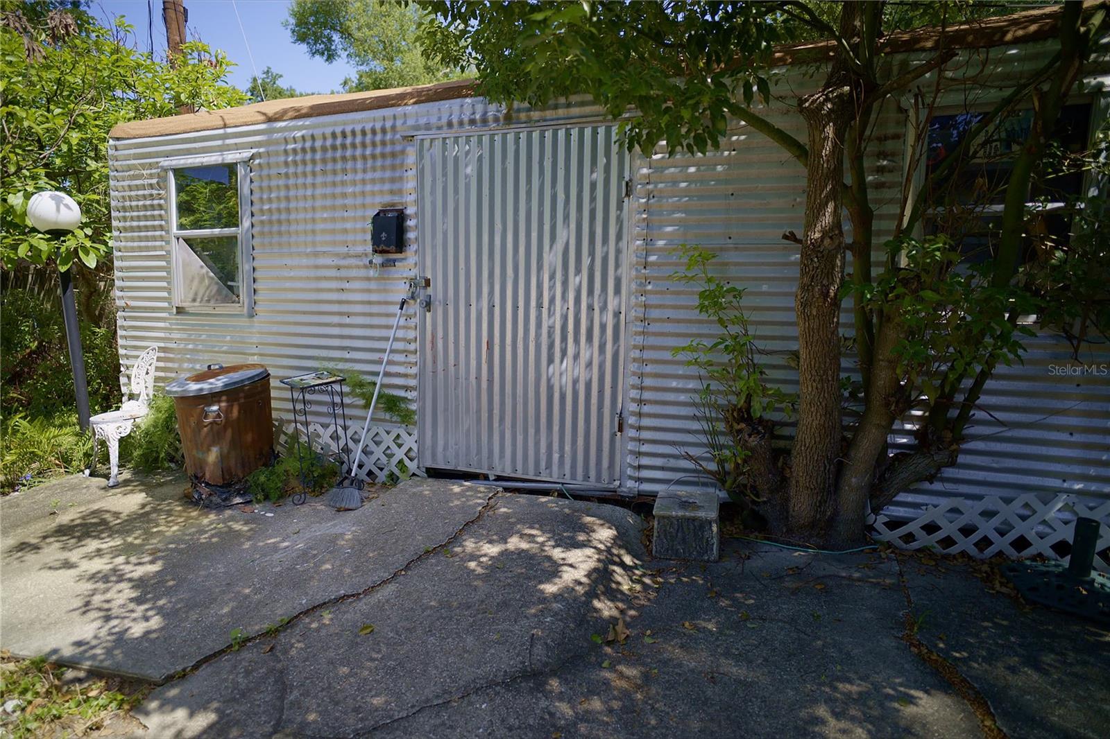 Image 30 of 67 For 2119 Fern Creek Avenue