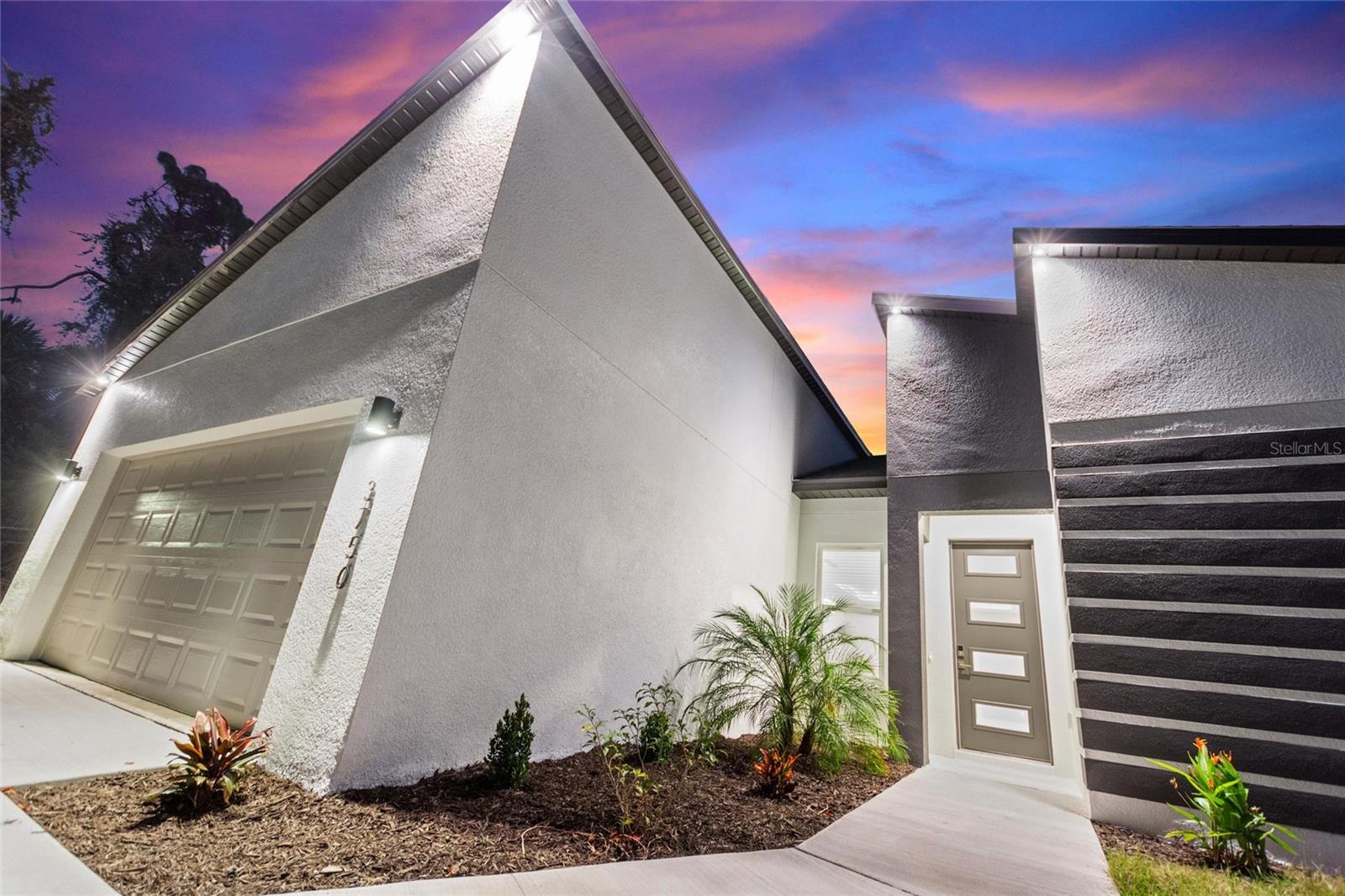 Image 3 of 25 For 3707 Fontainebleau Street