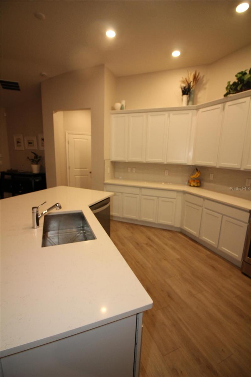 Image 11 of 26 For 9449 Sanders Park Place