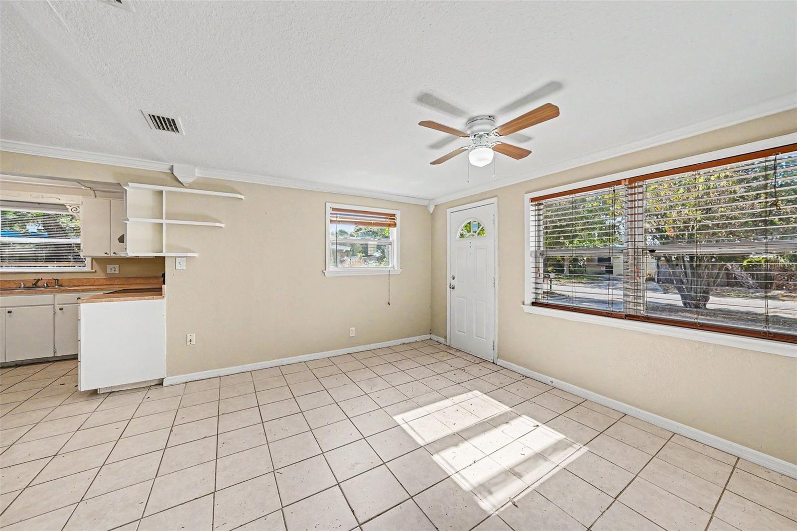 Image 4 of 14 For 10118 114th Terrace