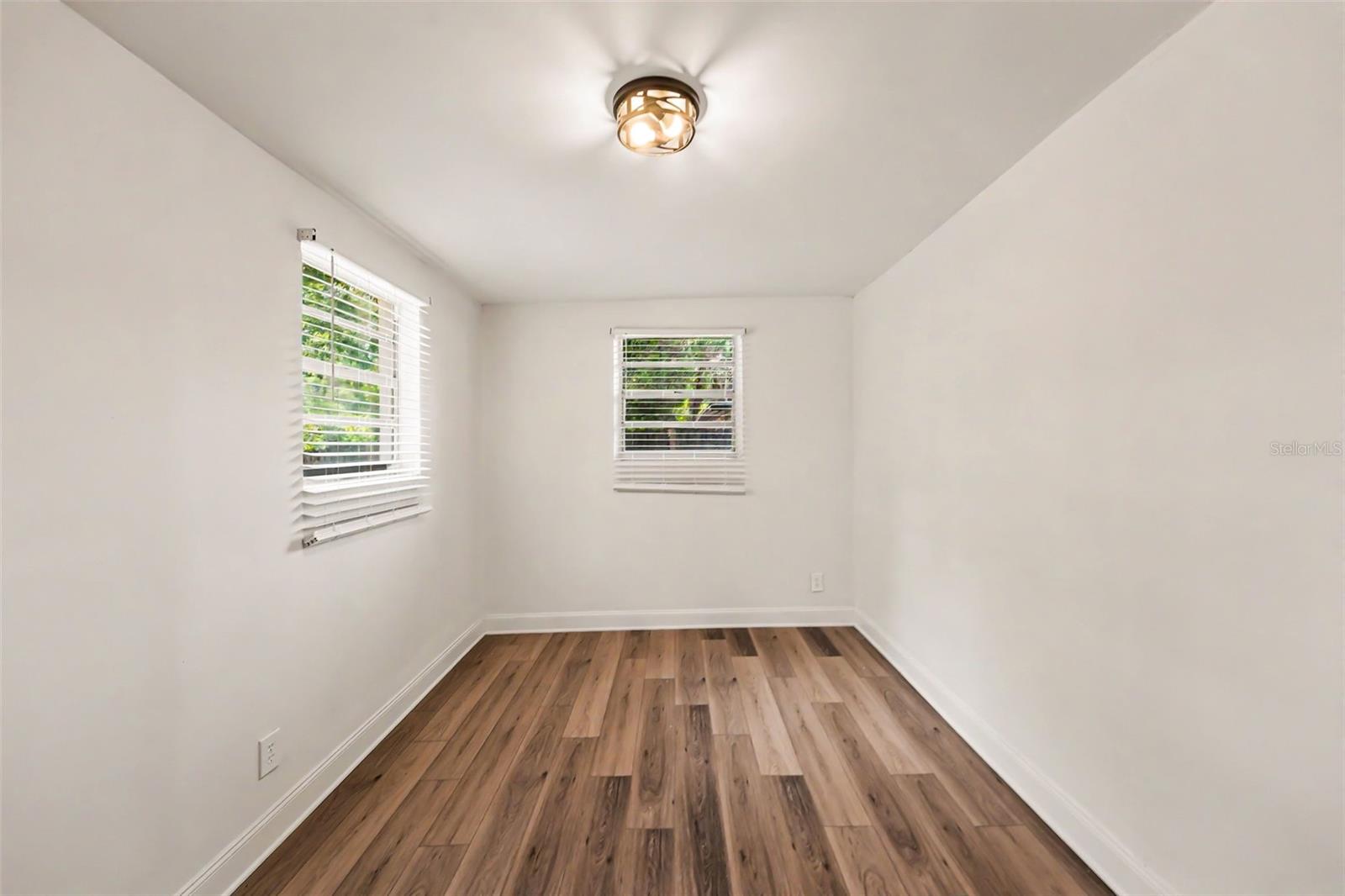 Image 11 of 15 For 1361 Overlea Street