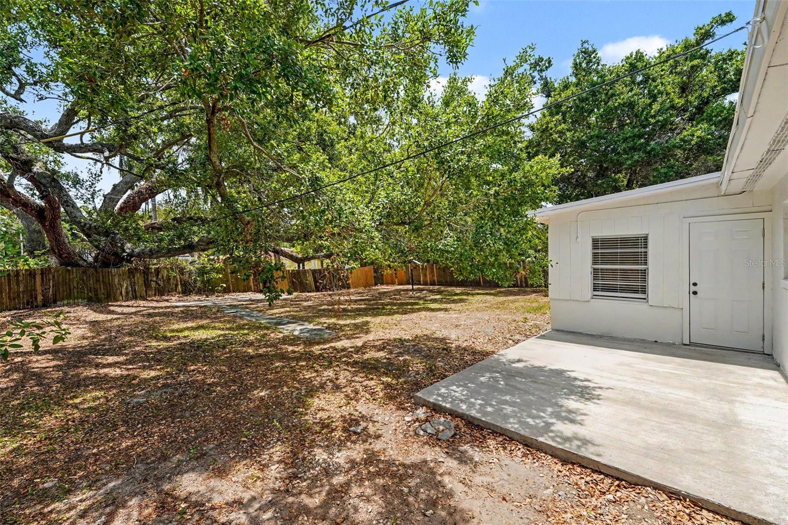 Image 13 of 15 For 1361 Overlea Street