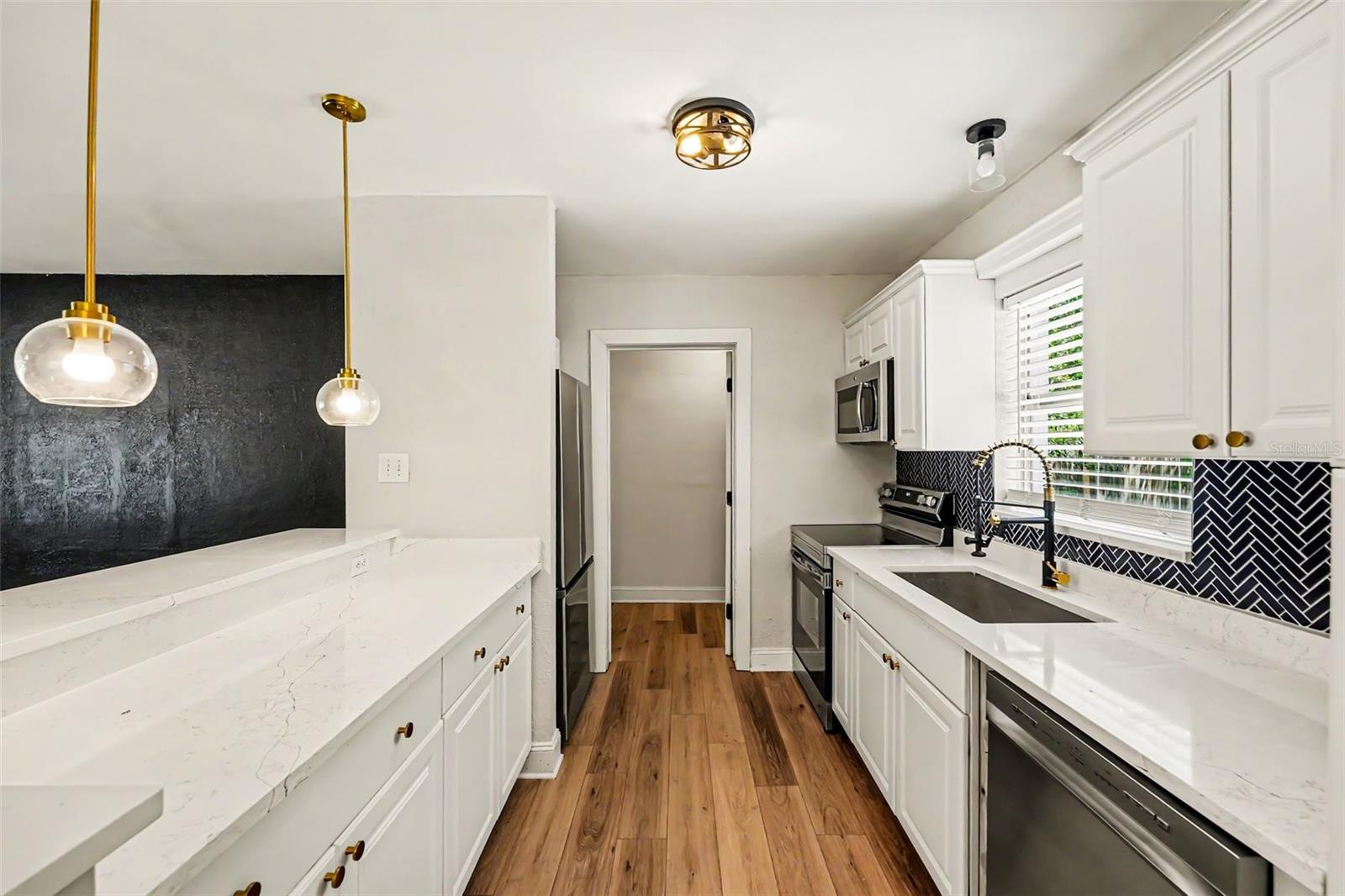 Image 4 of 15 For 1361 Overlea Street