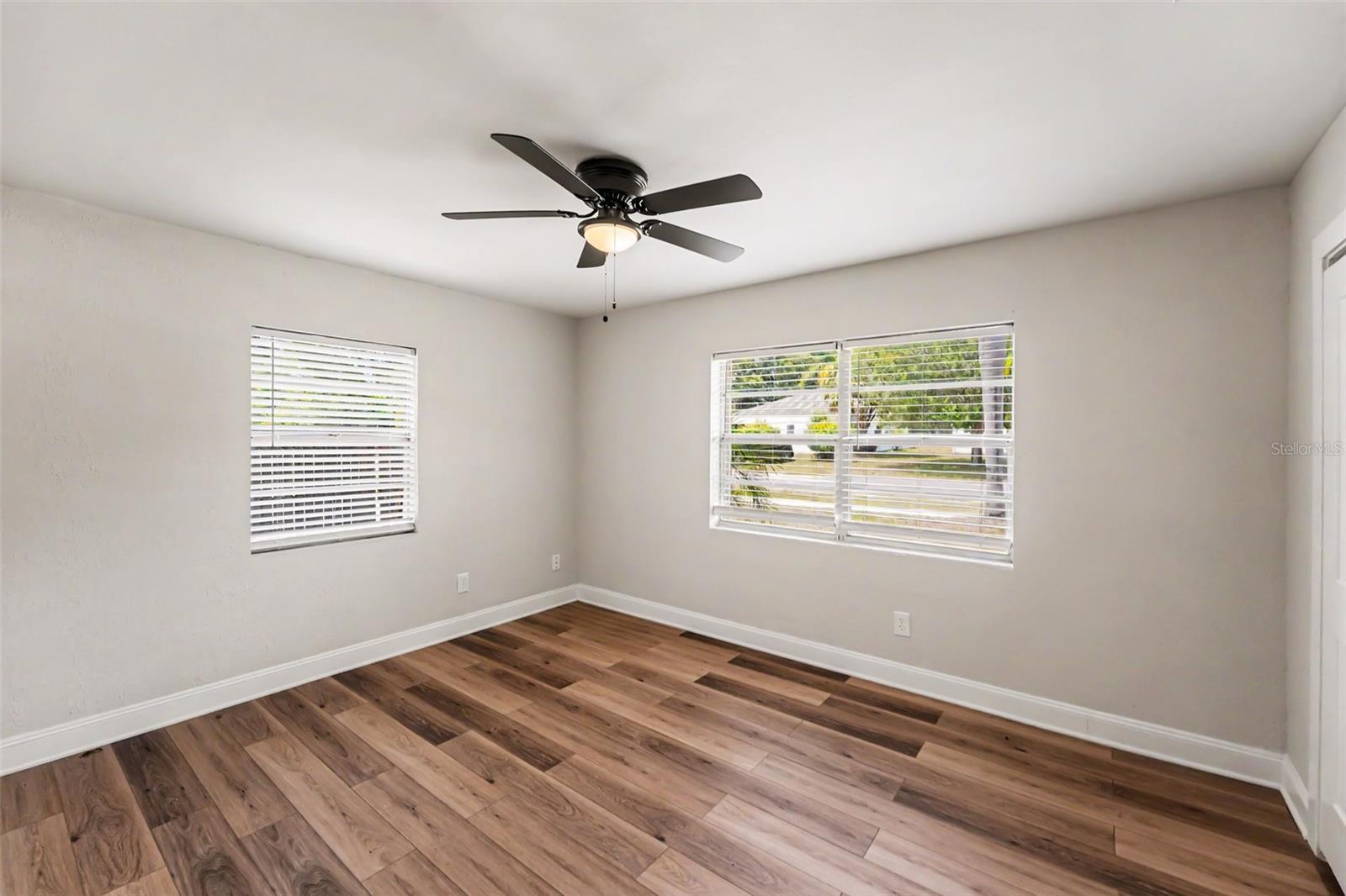 Image 7 of 15 For 1361 Overlea Street
