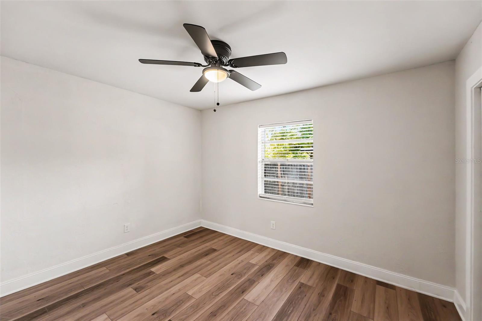 Image 9 of 15 For 1361 Overlea Street
