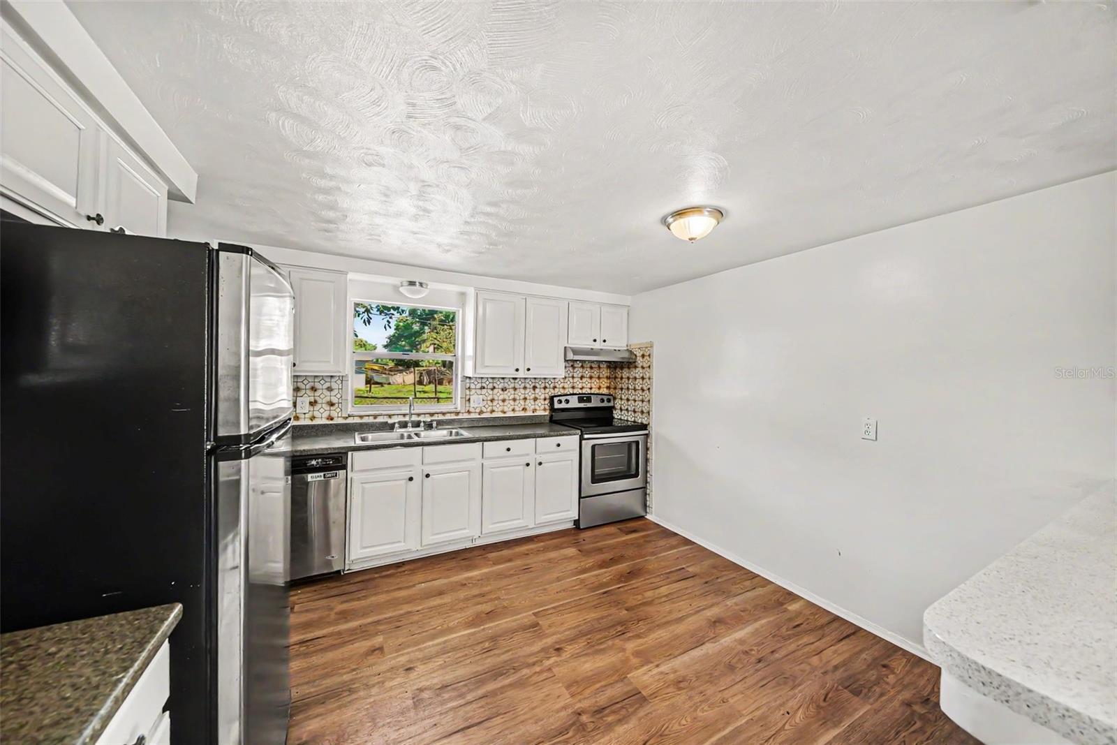 Image 7 of 20 For 5301 82nd Avenue N