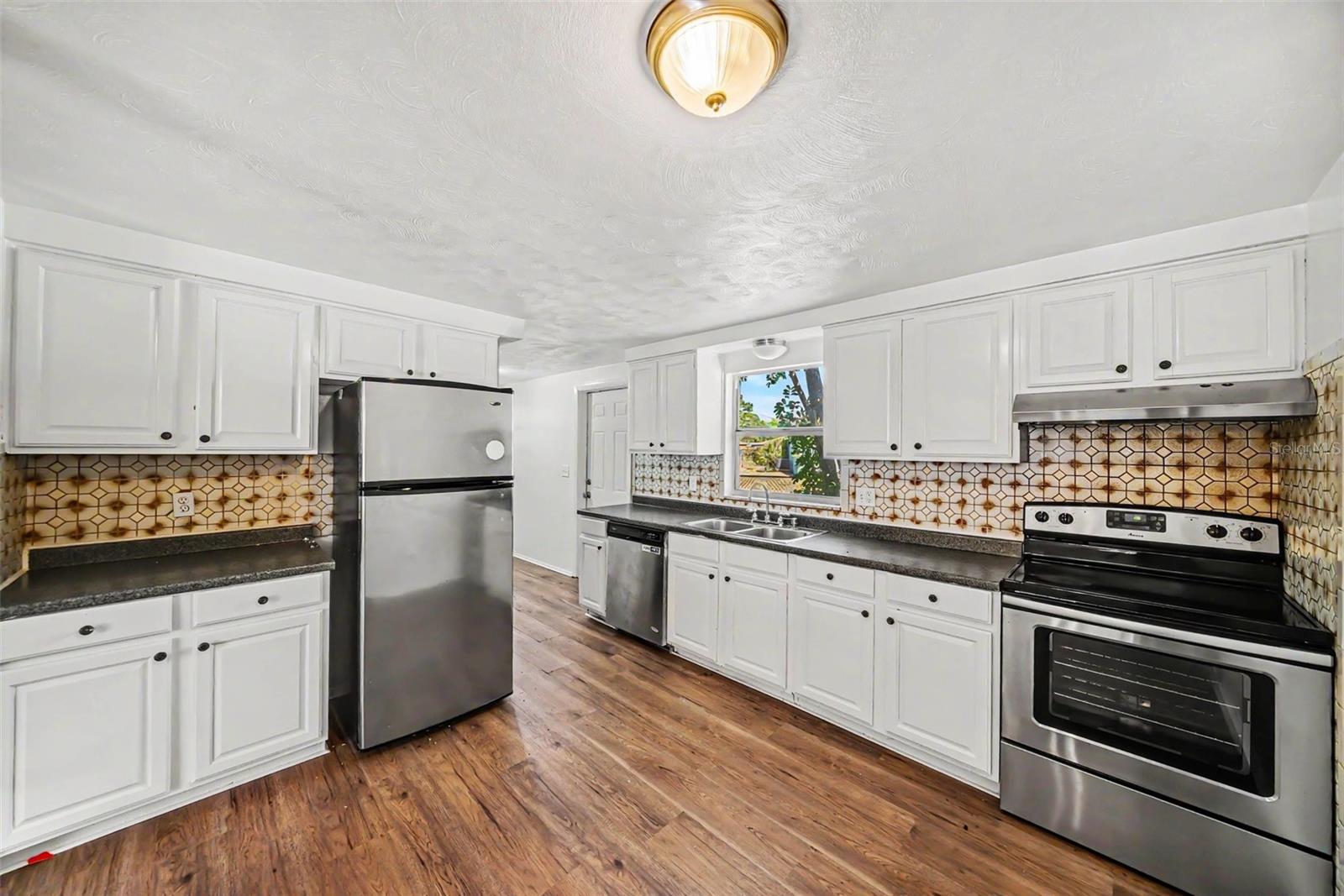 Image 8 of 20 For 5301 82nd Avenue N