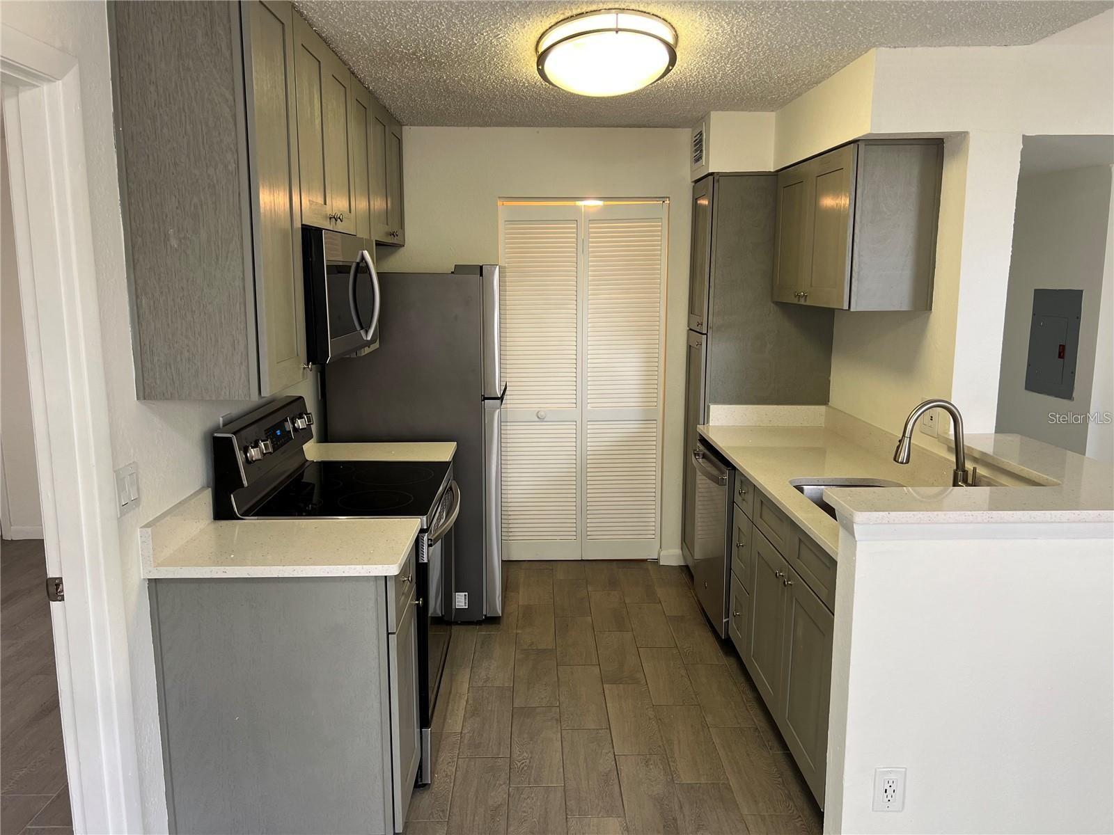Image 10 of 33 For 11568 Westwood Boulevard 1021