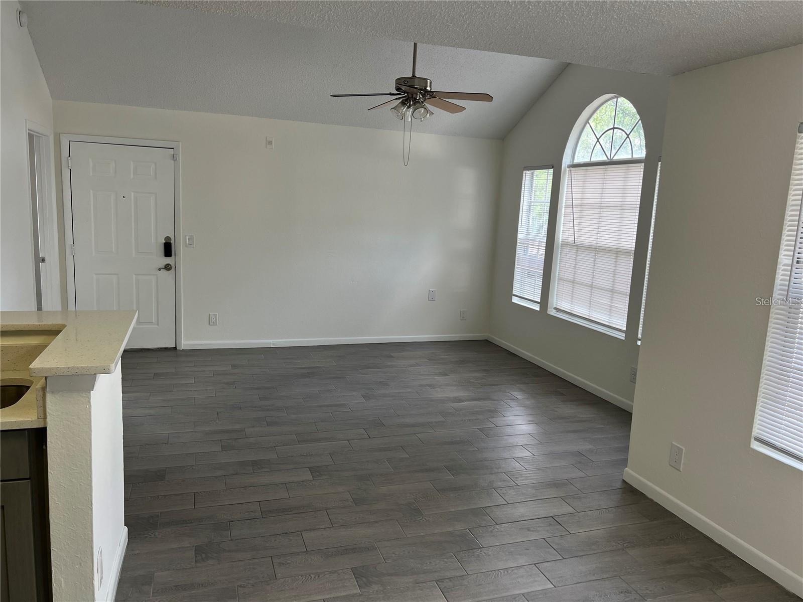 Image 4 of 33 For 11568 Westwood Boulevard 1021