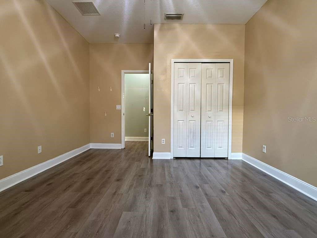 Image 17 of 33 For 14488 Whittridge Drive