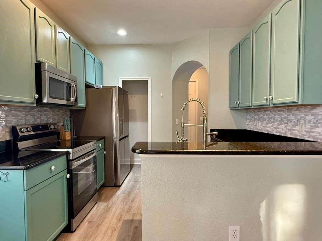 Image 6 of 33 For 14488 Whittridge Drive