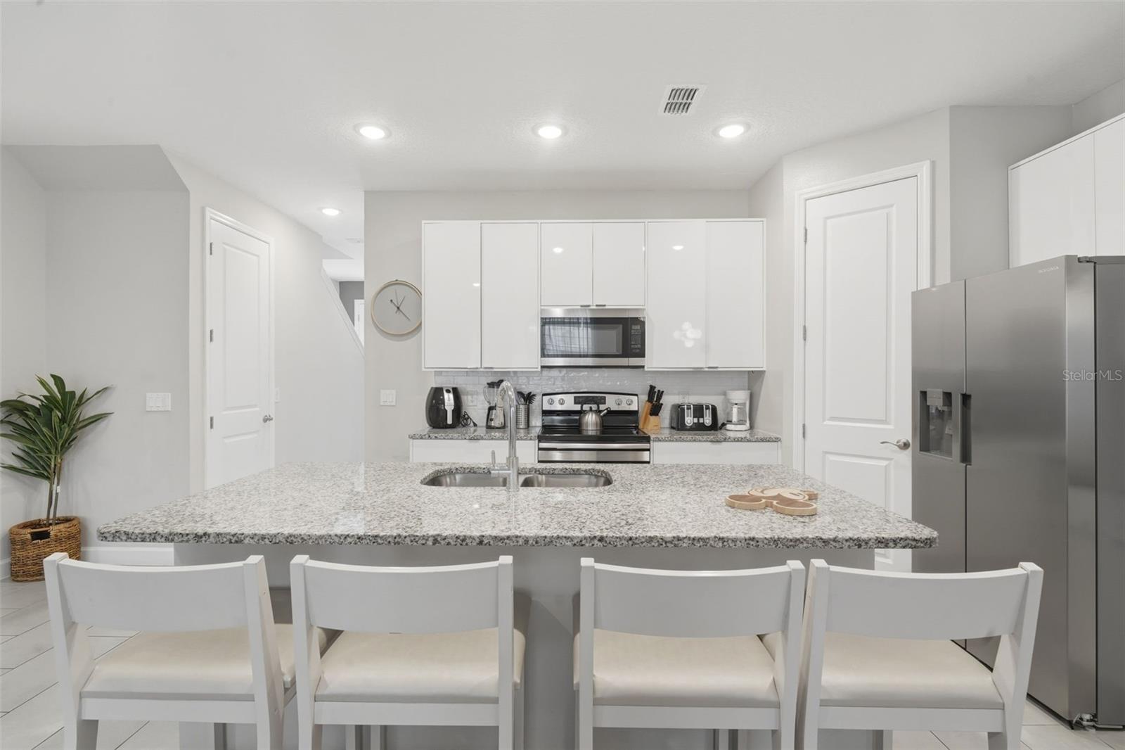 Image 5 of 25 For 7997 Formosa Valley Place
