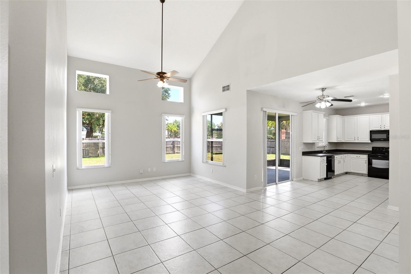 Image 10 of 39 For 14025 King Sago Court