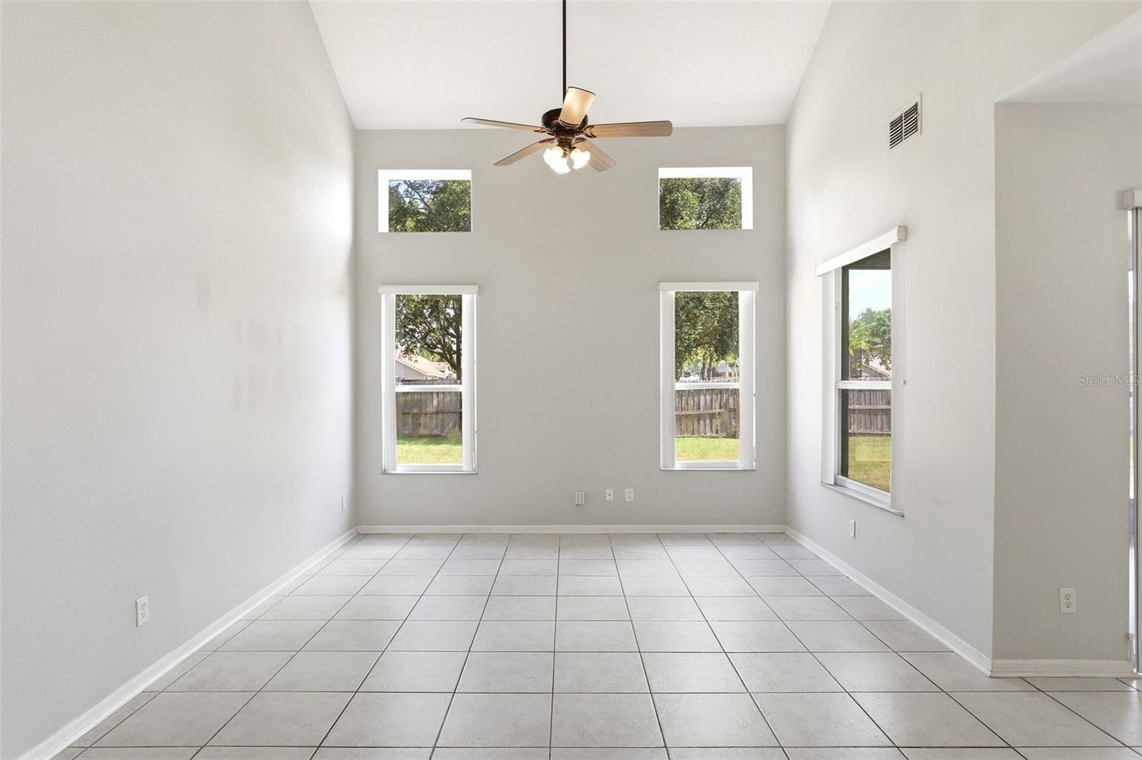 Image 11 of 39 For 14025 King Sago Court
