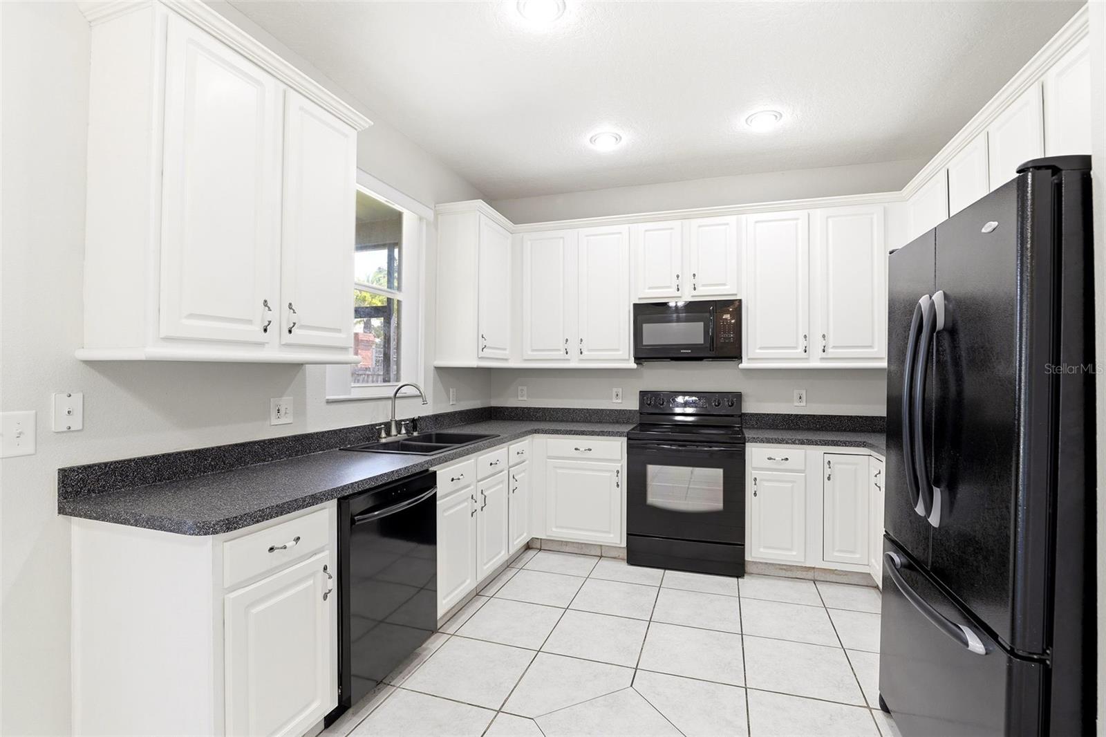 Image 17 of 39 For 14025 King Sago Court