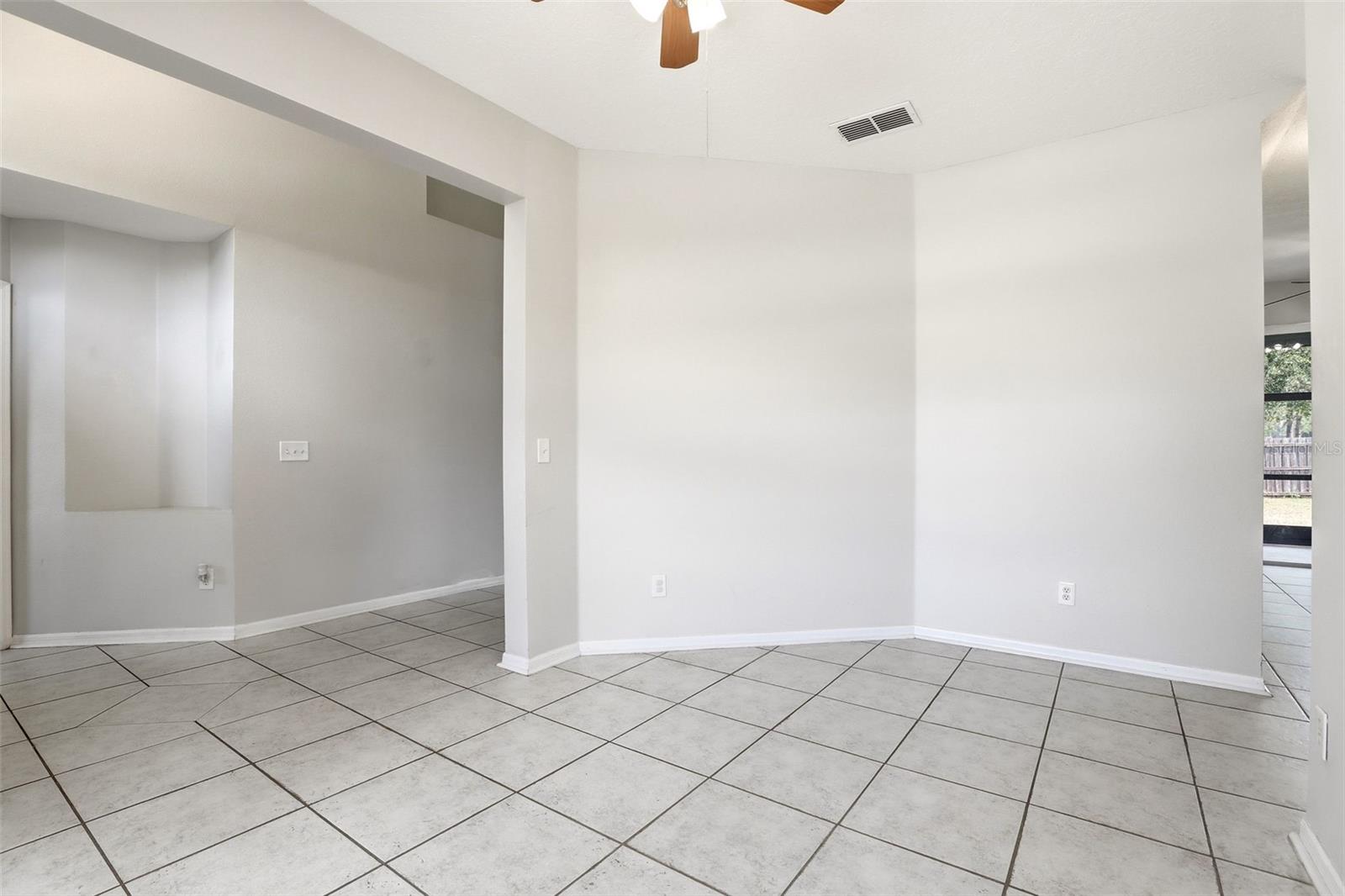 Image 7 of 39 For 14025 King Sago Court