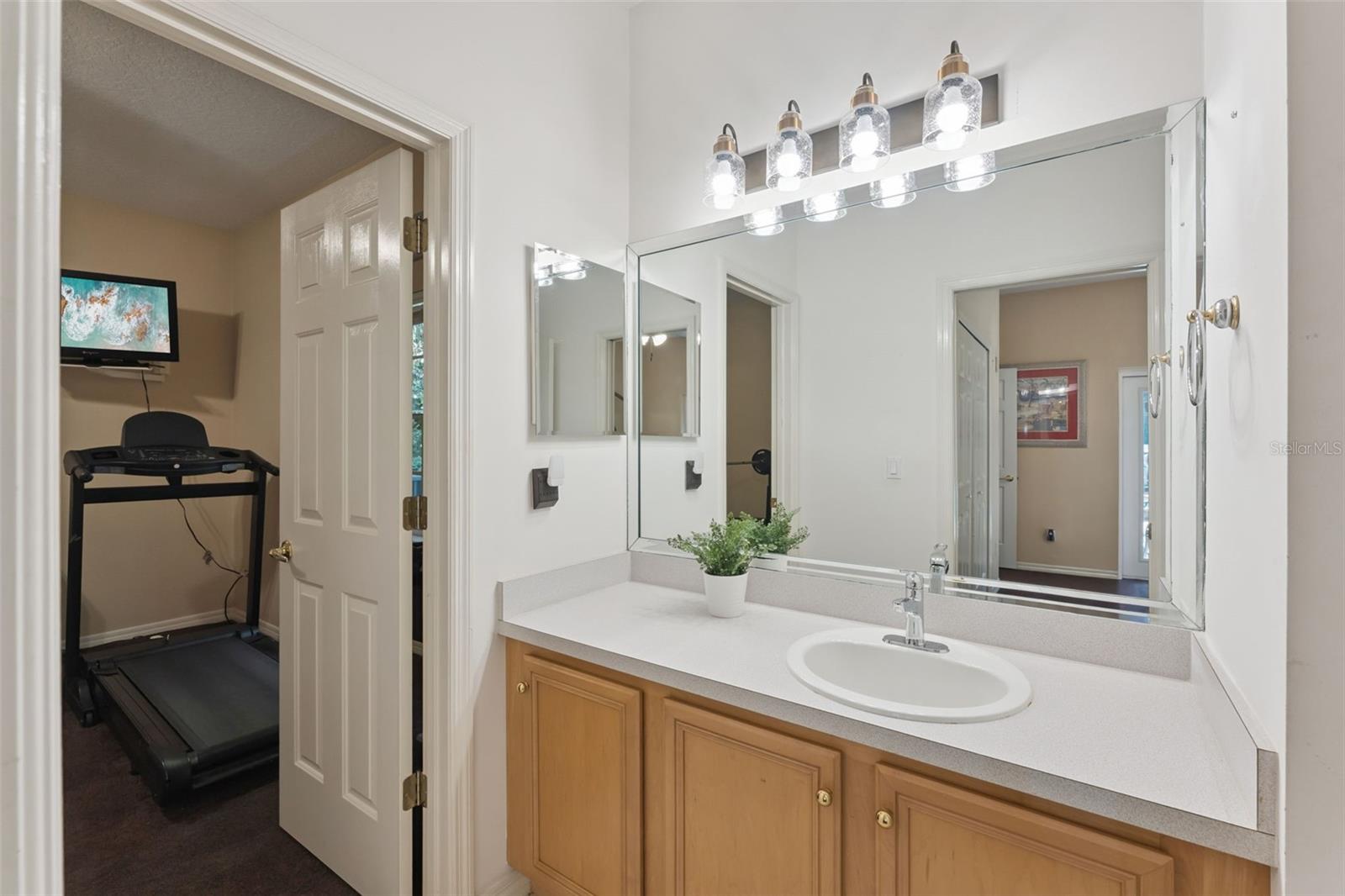 Image 33 of 49 For 109 Cherry Creek Circle