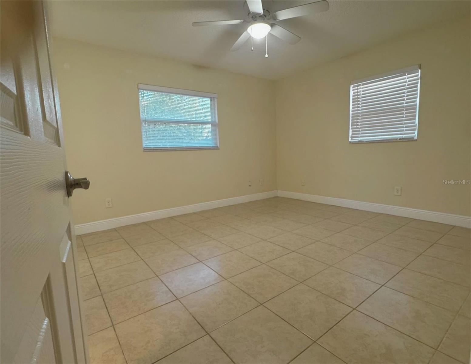 Image 11 of 22 For 10618 Eastview Drive