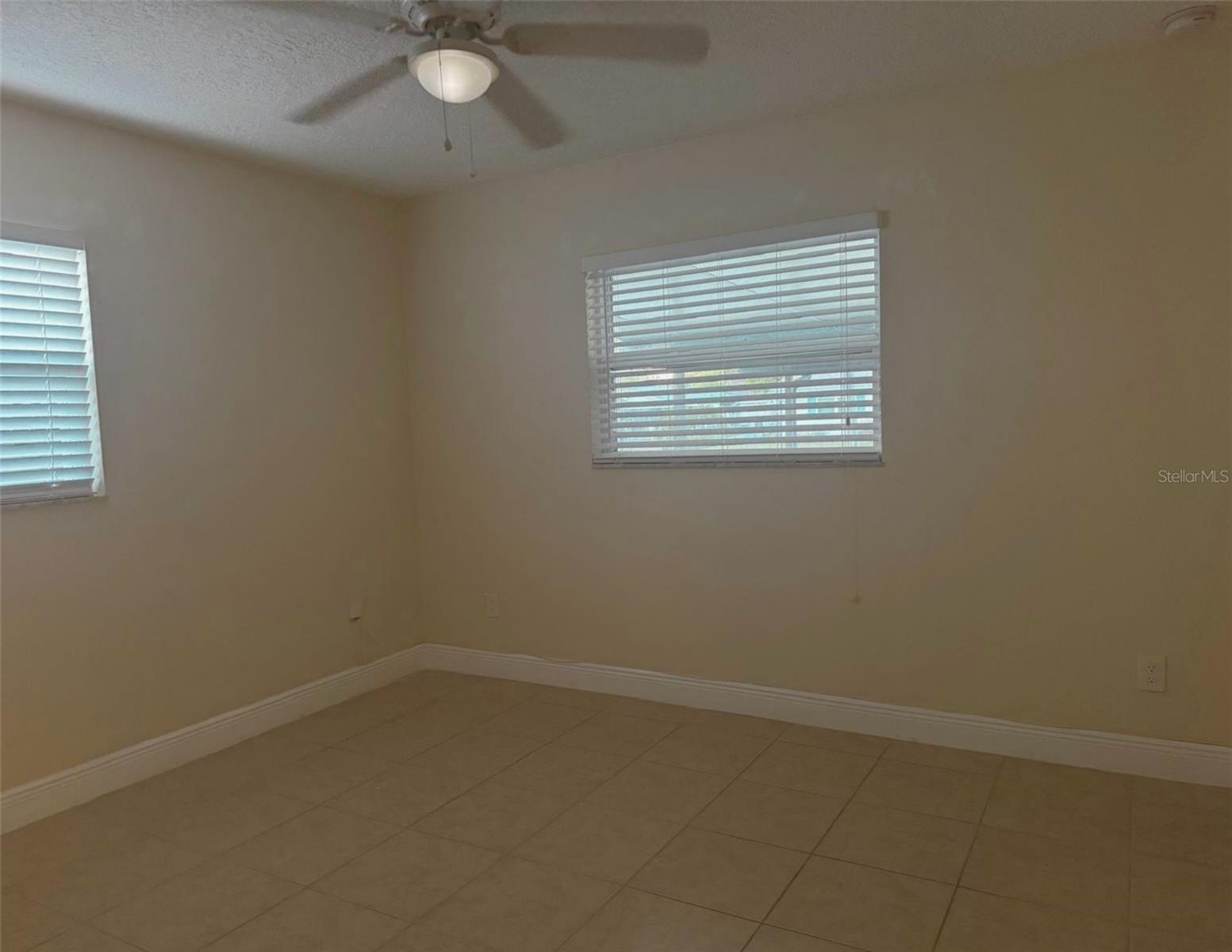 Image 16 of 22 For 10618 Eastview Drive