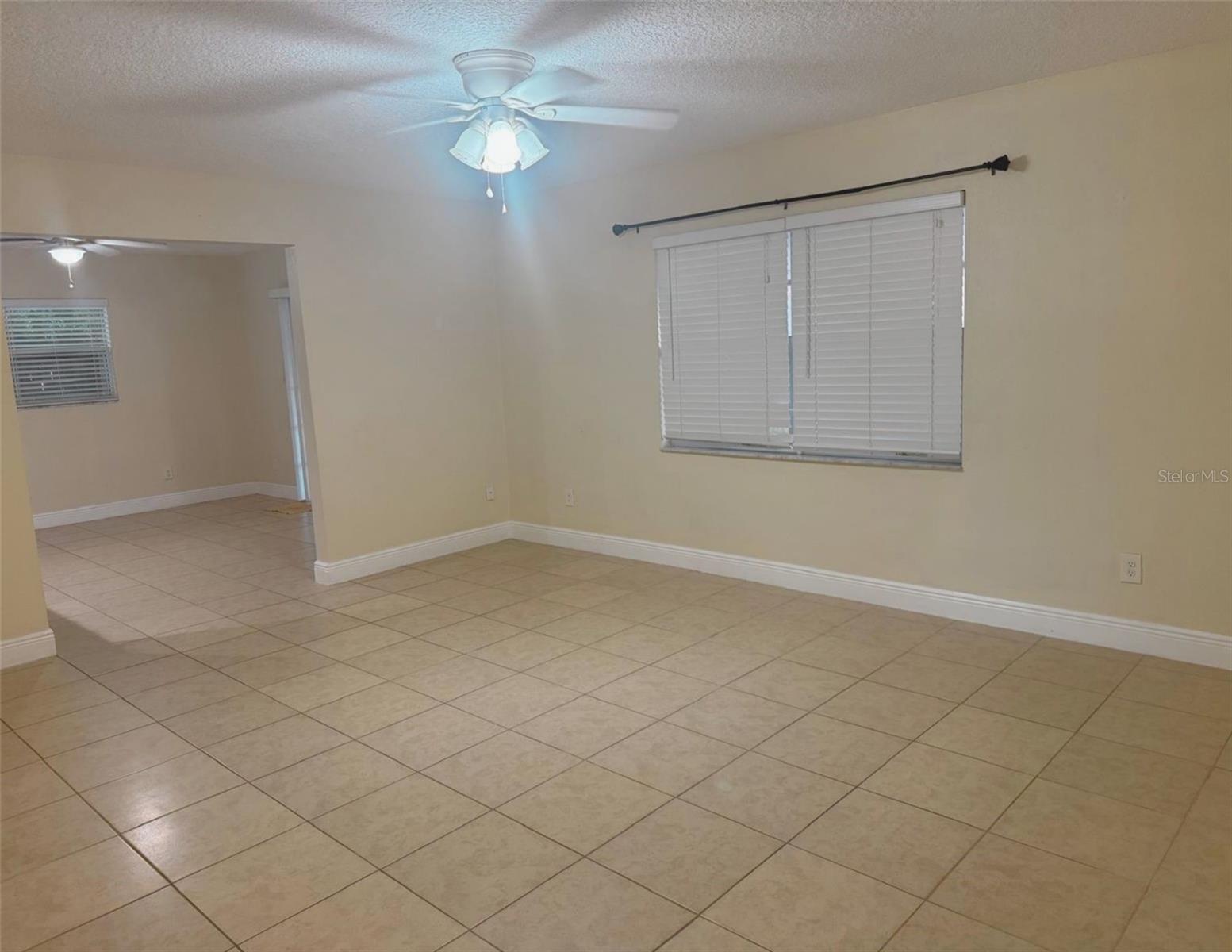 Image 5 of 22 For 10618 Eastview Drive