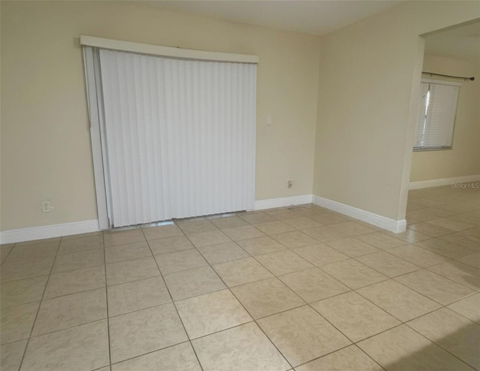 Image 8 of 22 For 10618 Eastview Drive