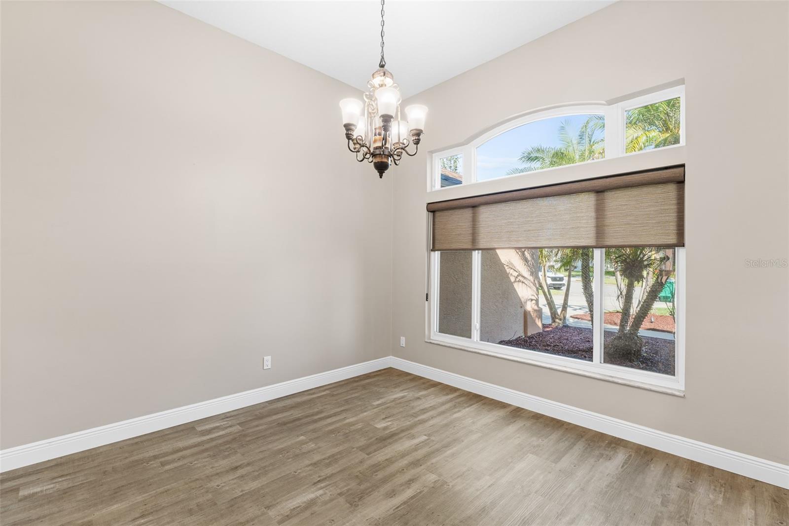 Image 18 of 42 For 1697 Atrium Drive