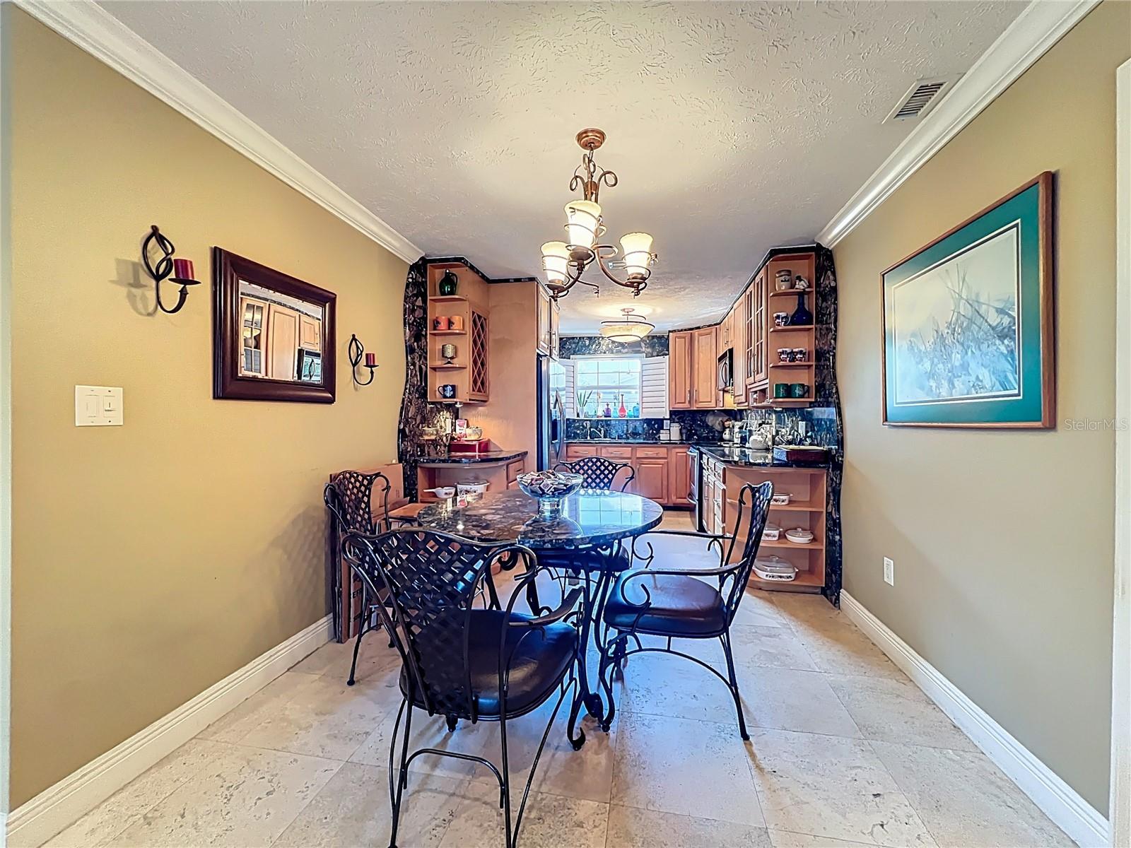 Image 11 of 55 For 4212 Lake Underhill Road 5d11
