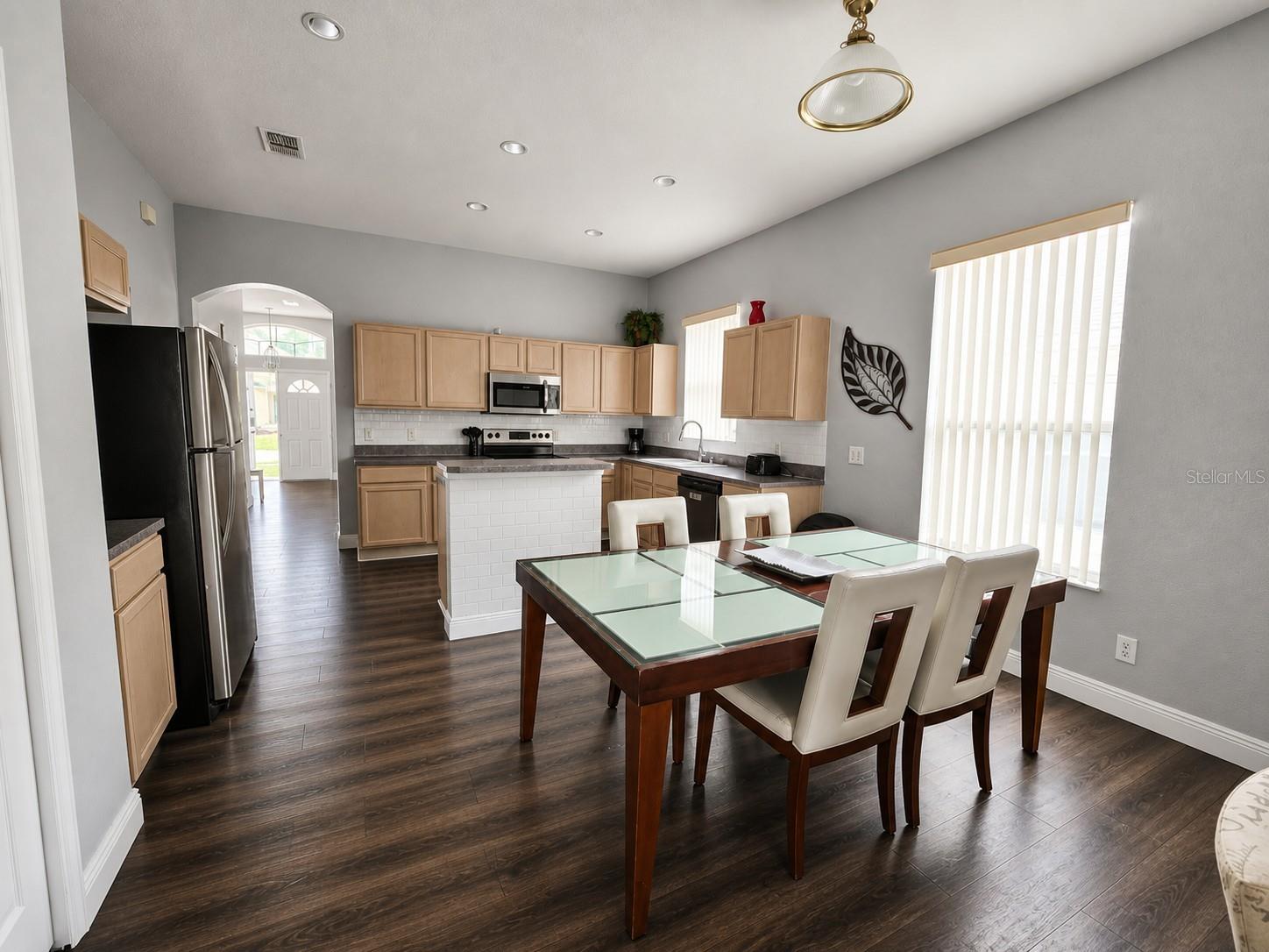 Image 5 of 23 For 205 Gleneagles Drive