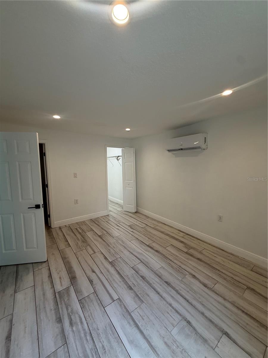 Image 4 of 7 For 810 8th  