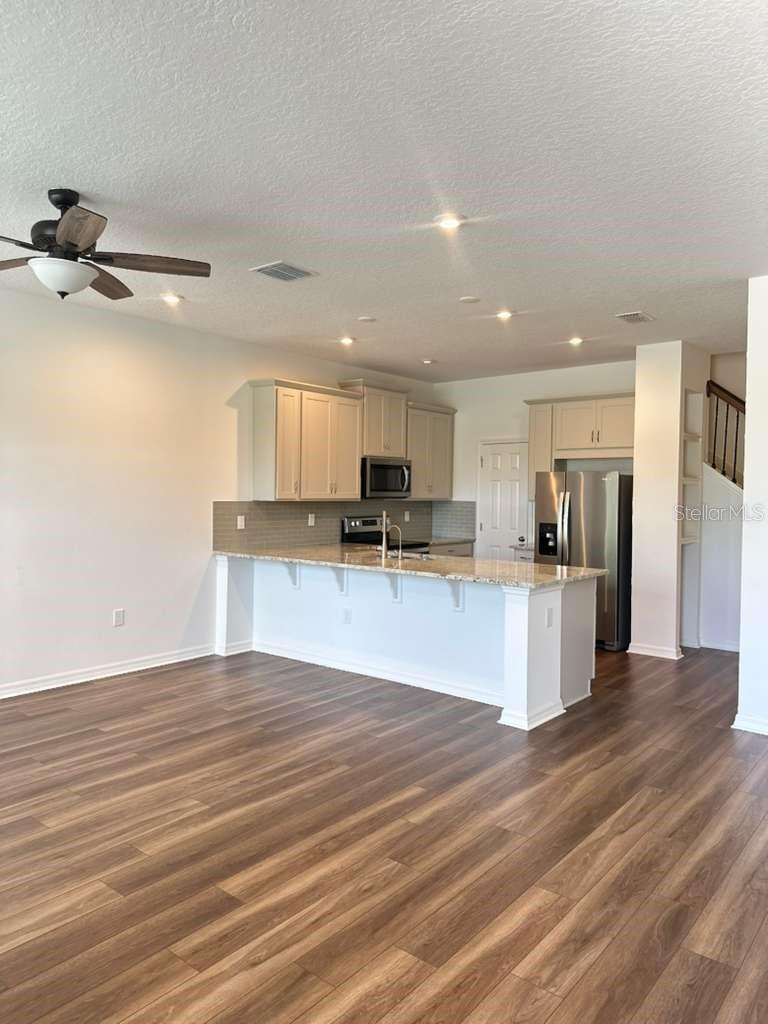 Image 6 of 27 For 9031 Legado Drive