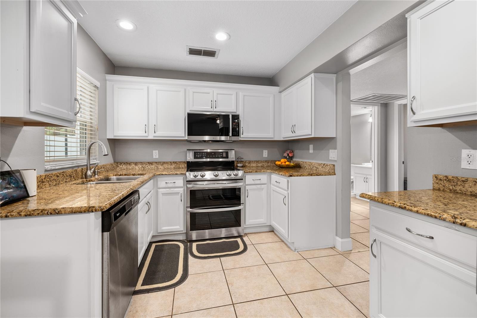 Image 4 of 48 For 1154 Deer Lake Circle