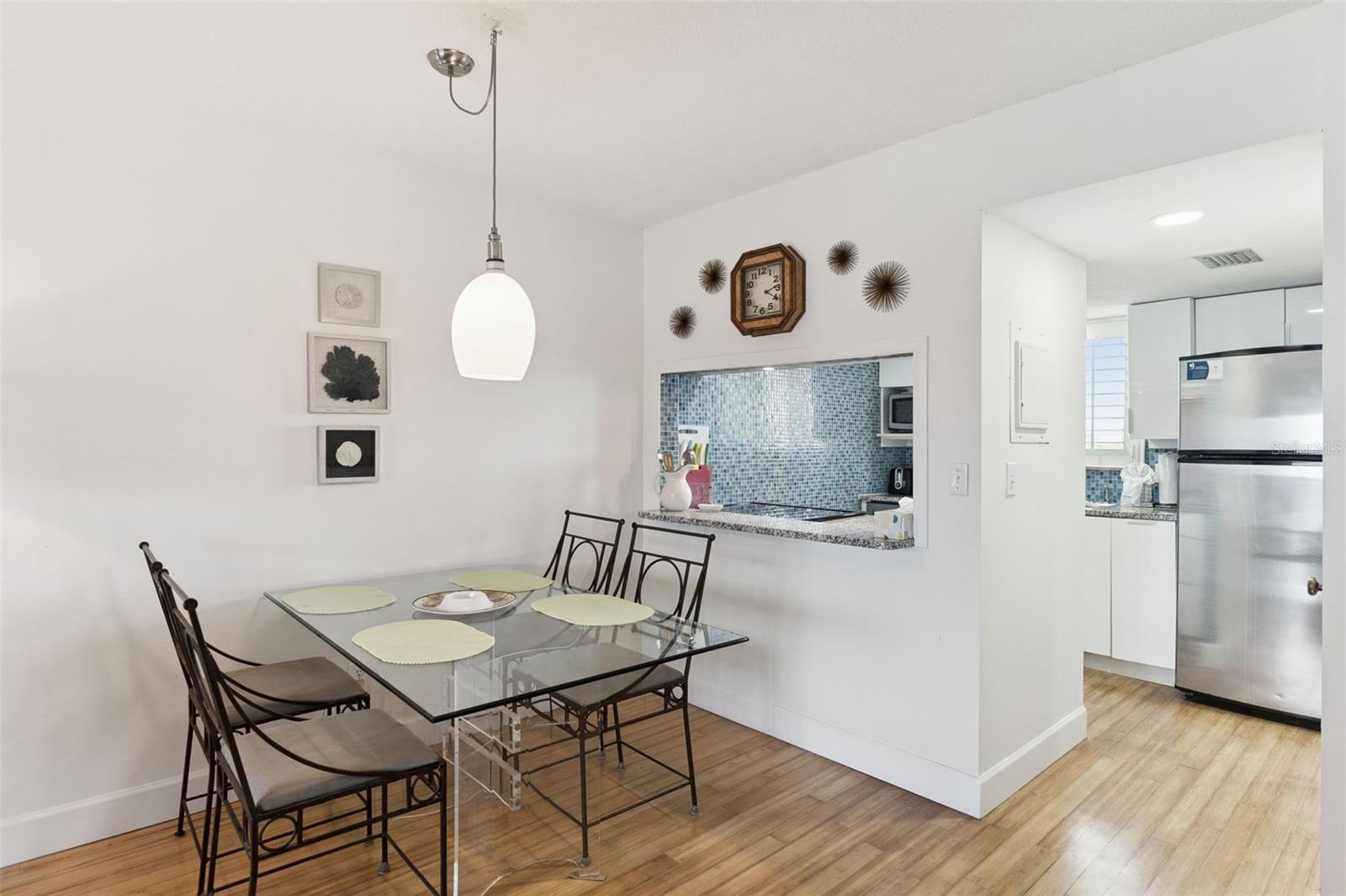 Image 11 of 60 For 935 Ocean Shore Boulevard 3020