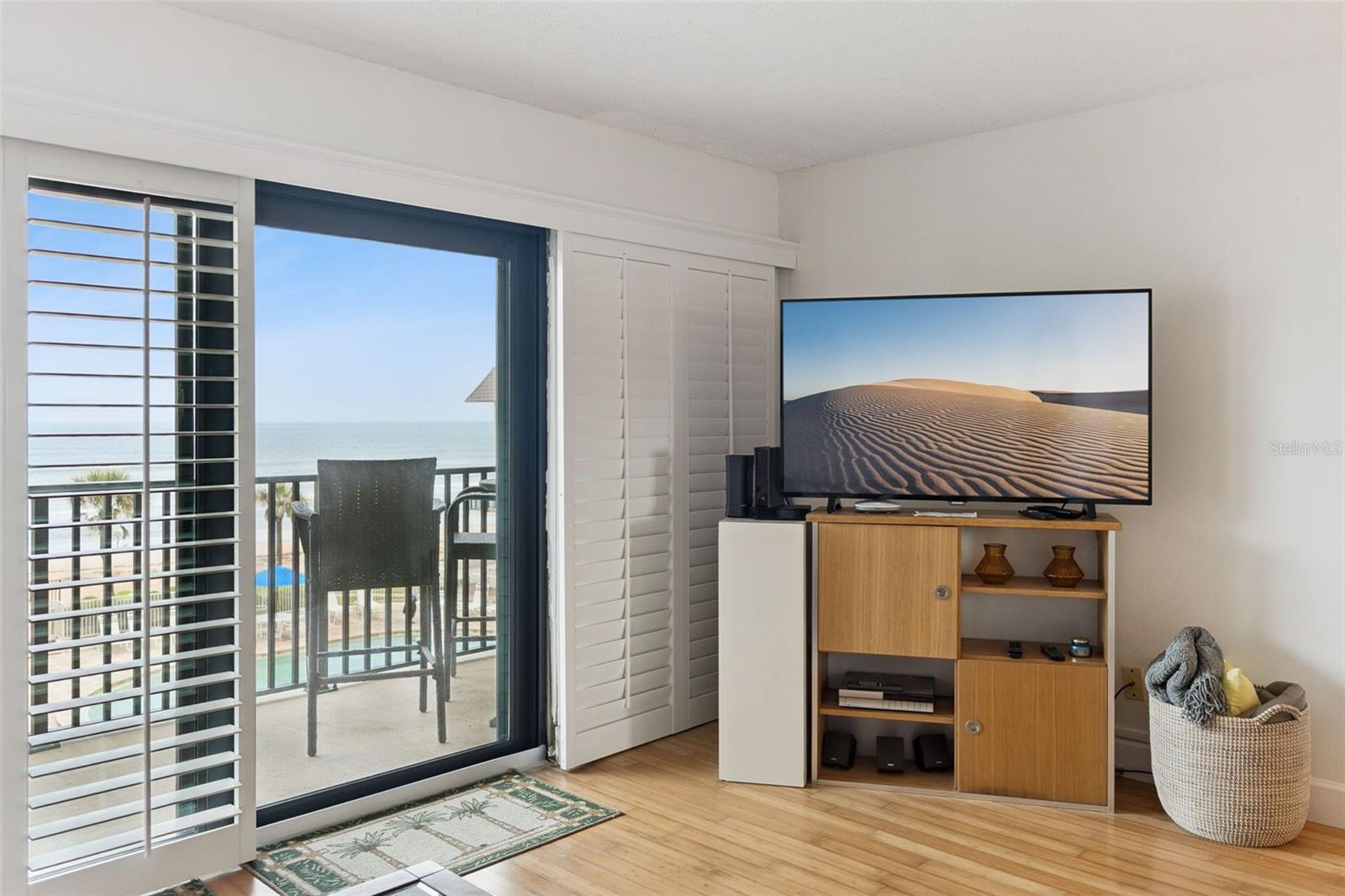 Image 13 of 60 For 935 Ocean Shore Boulevard 3020