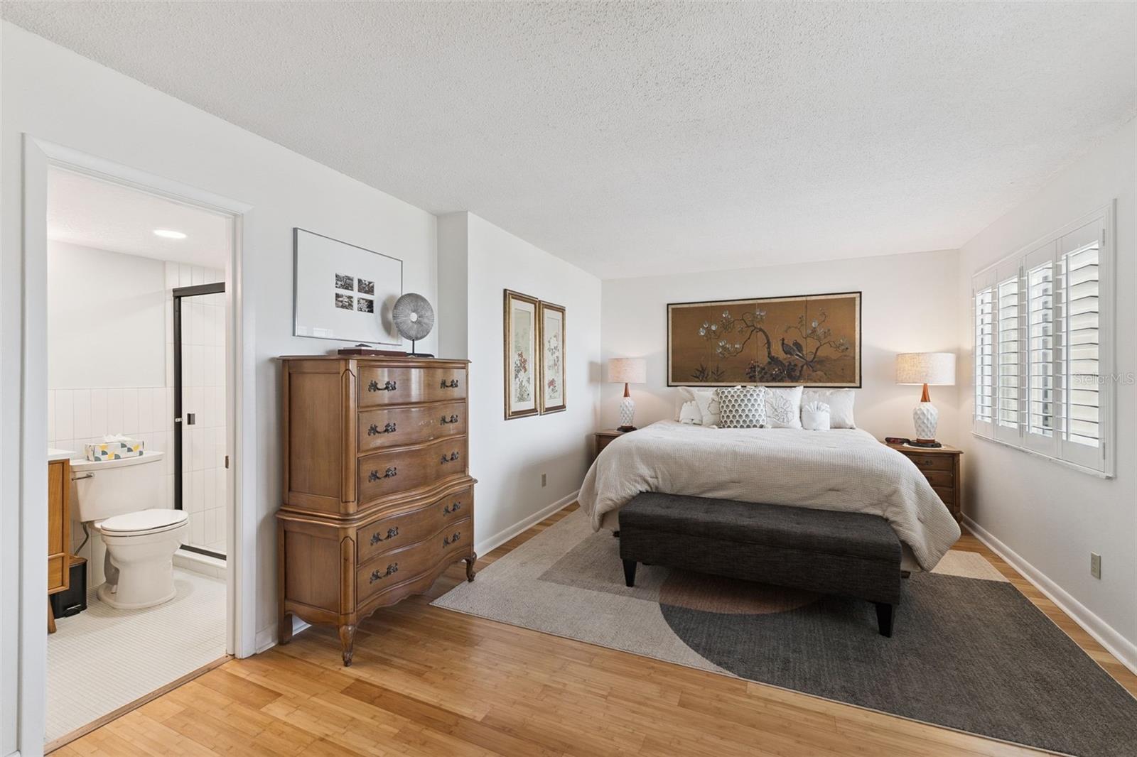 Image 22 of 60 For 935 Ocean Shore Boulevard 3020