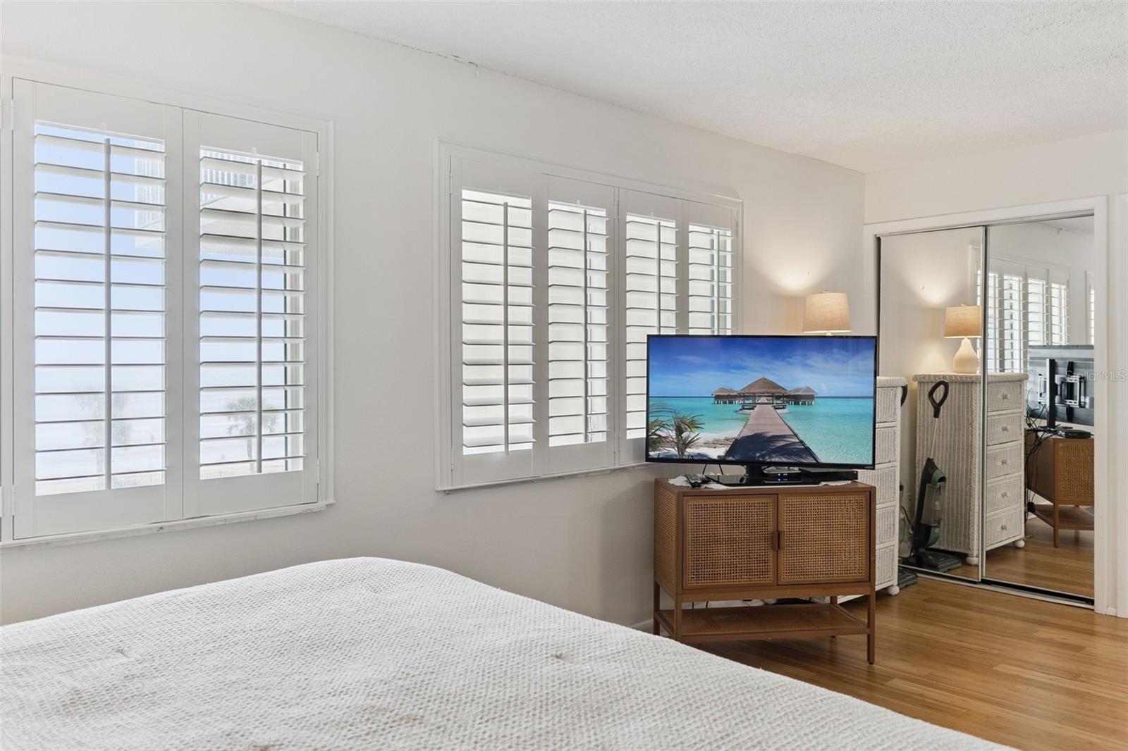 Image 26 of 60 For 935 Ocean Shore Boulevard 3020