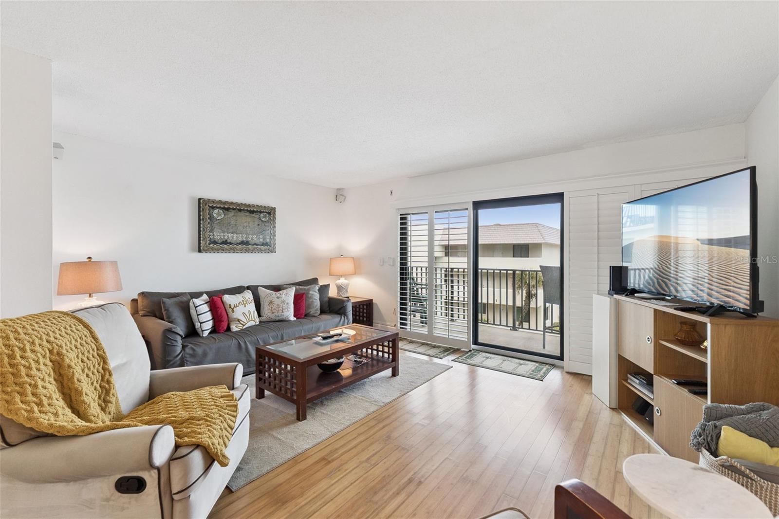 Image 4 of 60 For 935 Ocean Shore Boulevard 3020