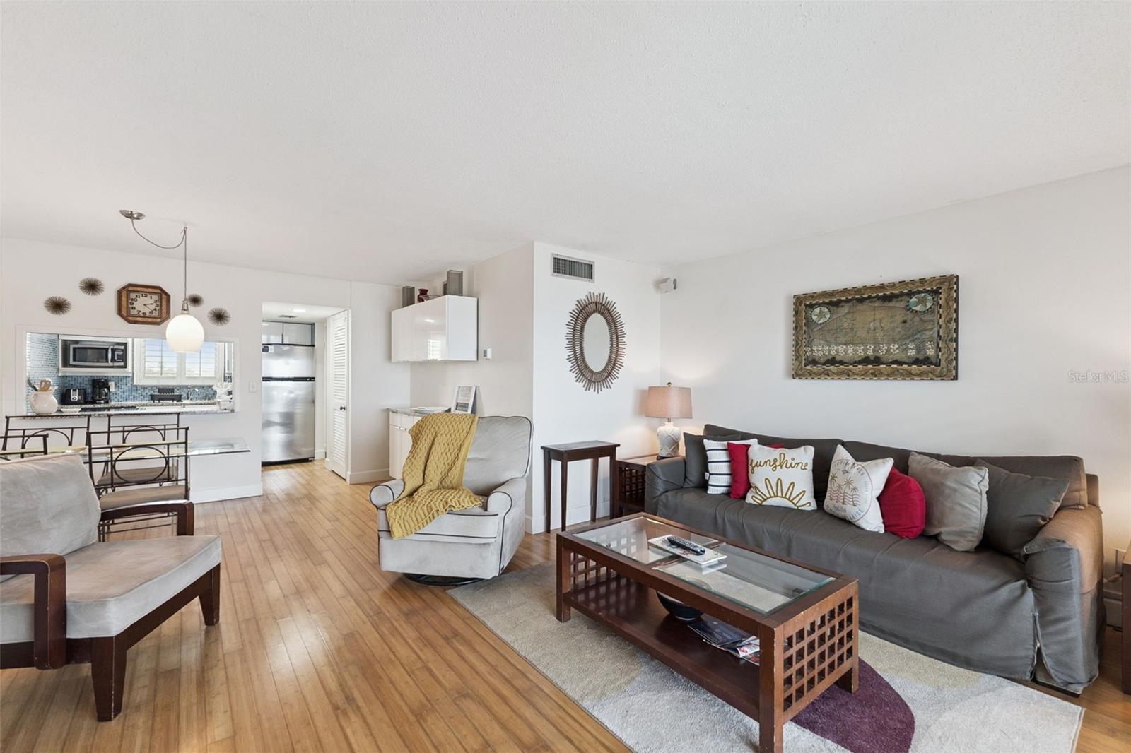 Image 5 of 60 For 935 Ocean Shore Boulevard 3020