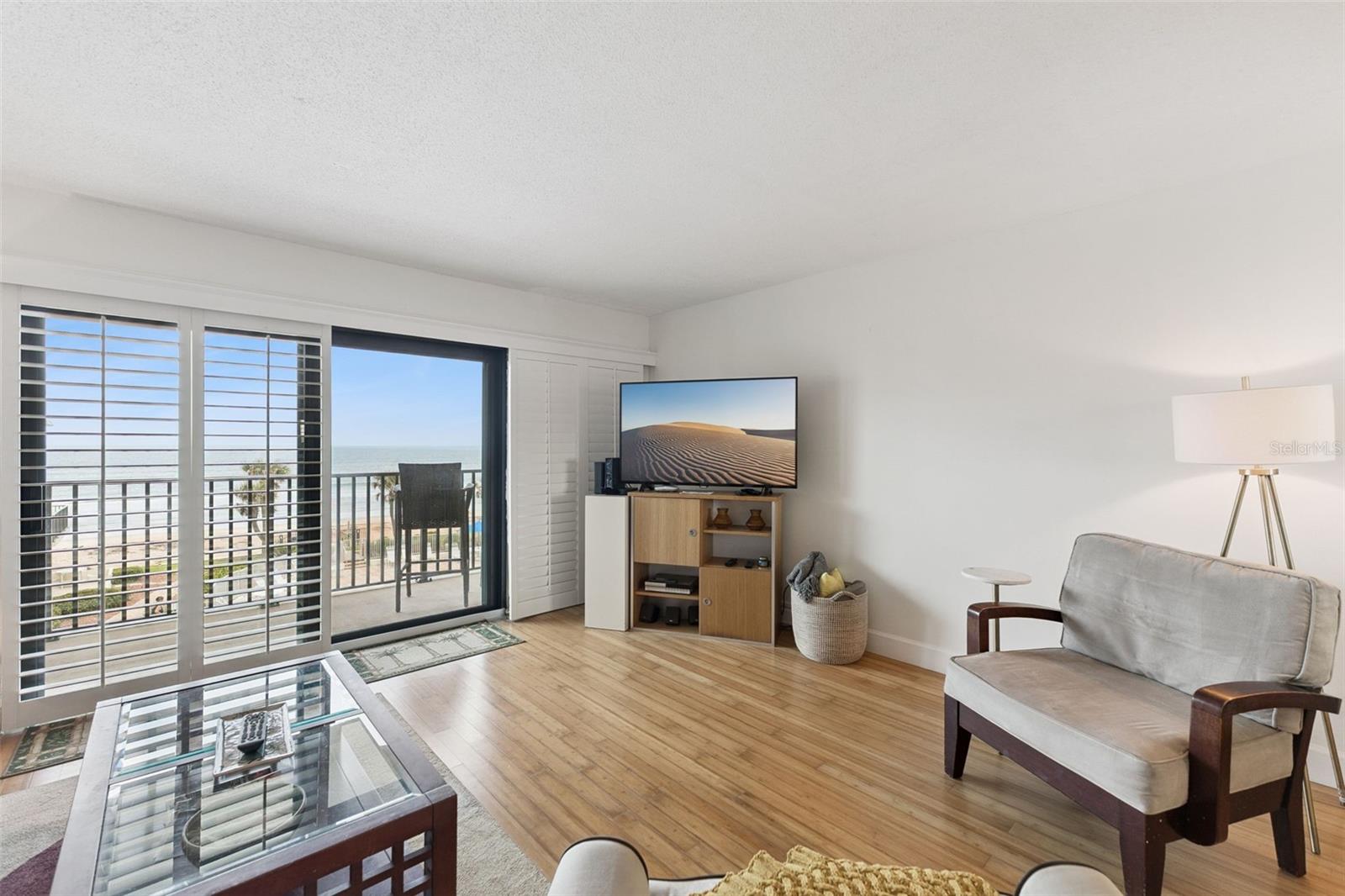 Image 7 of 60 For 935 Ocean Shore Boulevard 3020