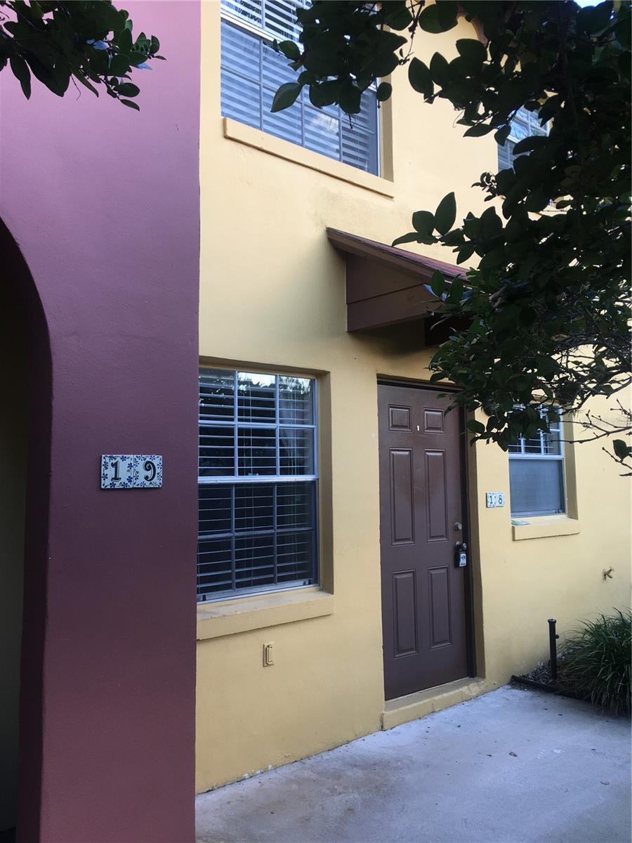 Image 16 of 26 For 1523 Catherine Street 18