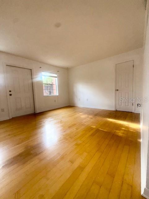 Image 7 of 26 For 1523 Catherine Street 18