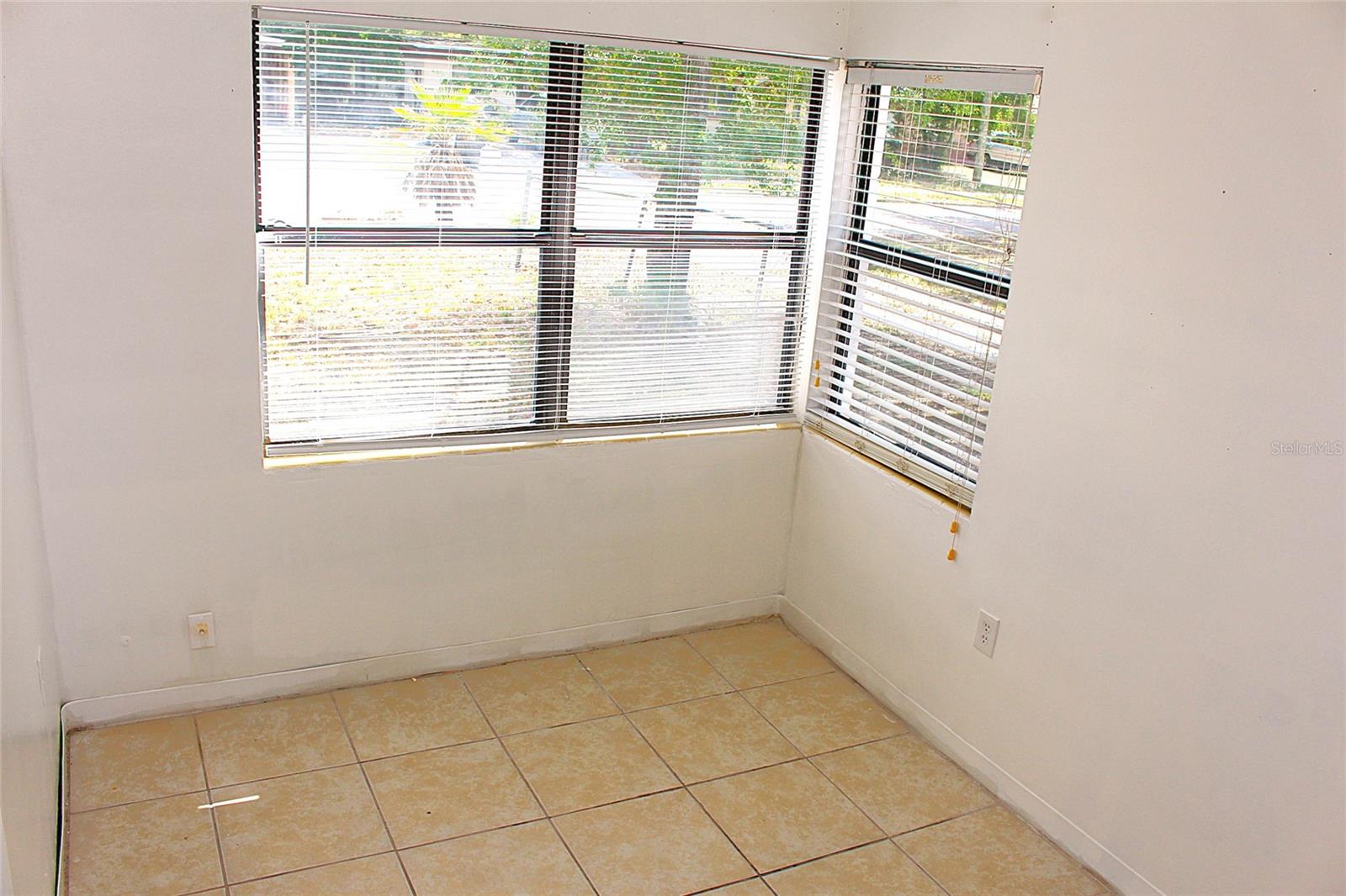 Image 10 of 16 For 520 Hacienda Court