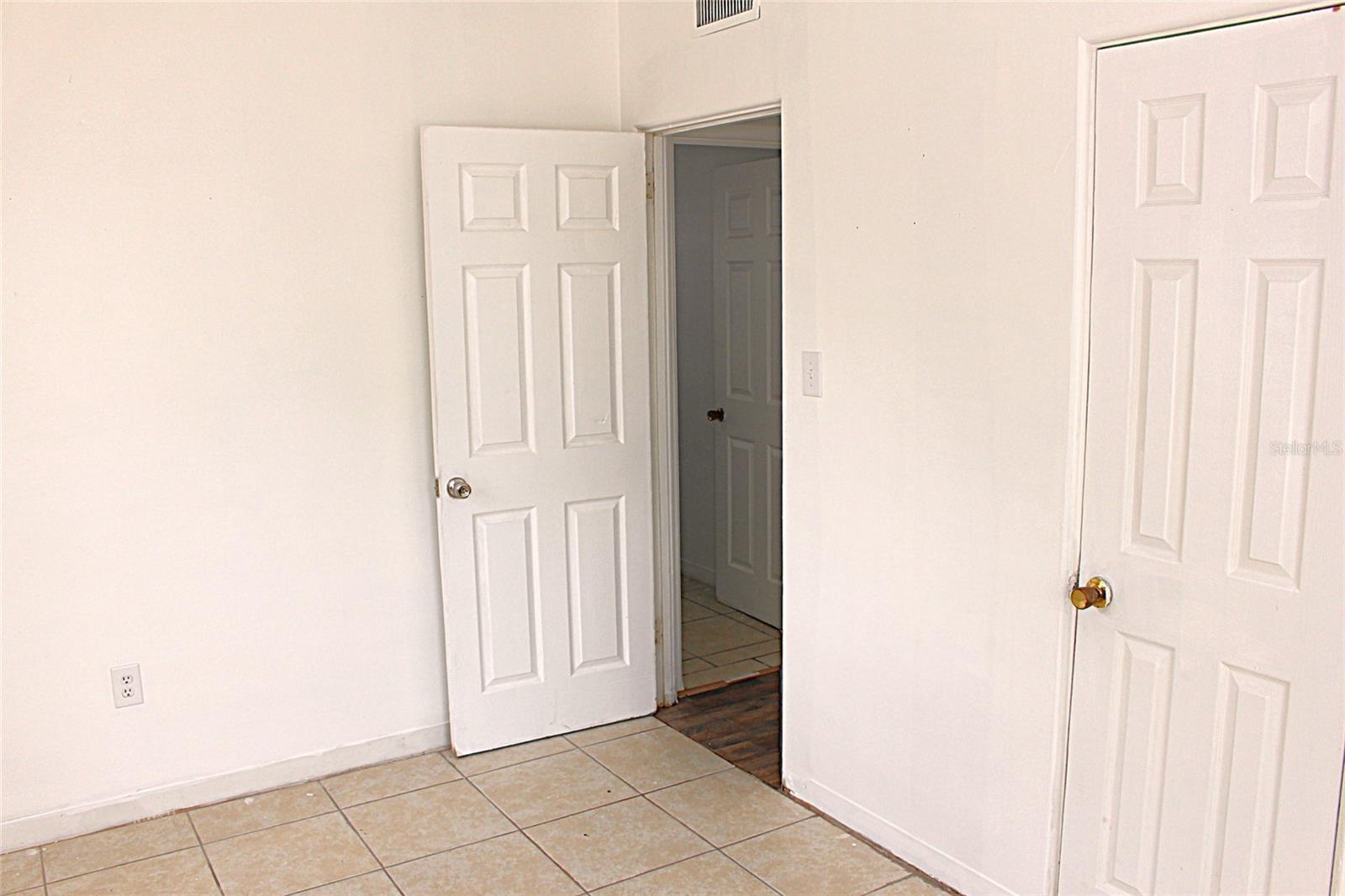 Image 13 of 16 For 520 Hacienda Court