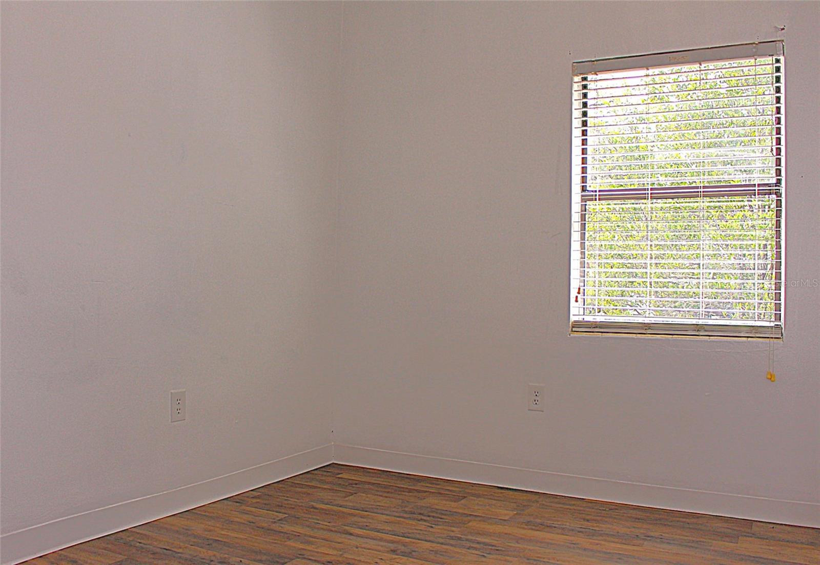 Image 14 of 16 For 520 Hacienda Court
